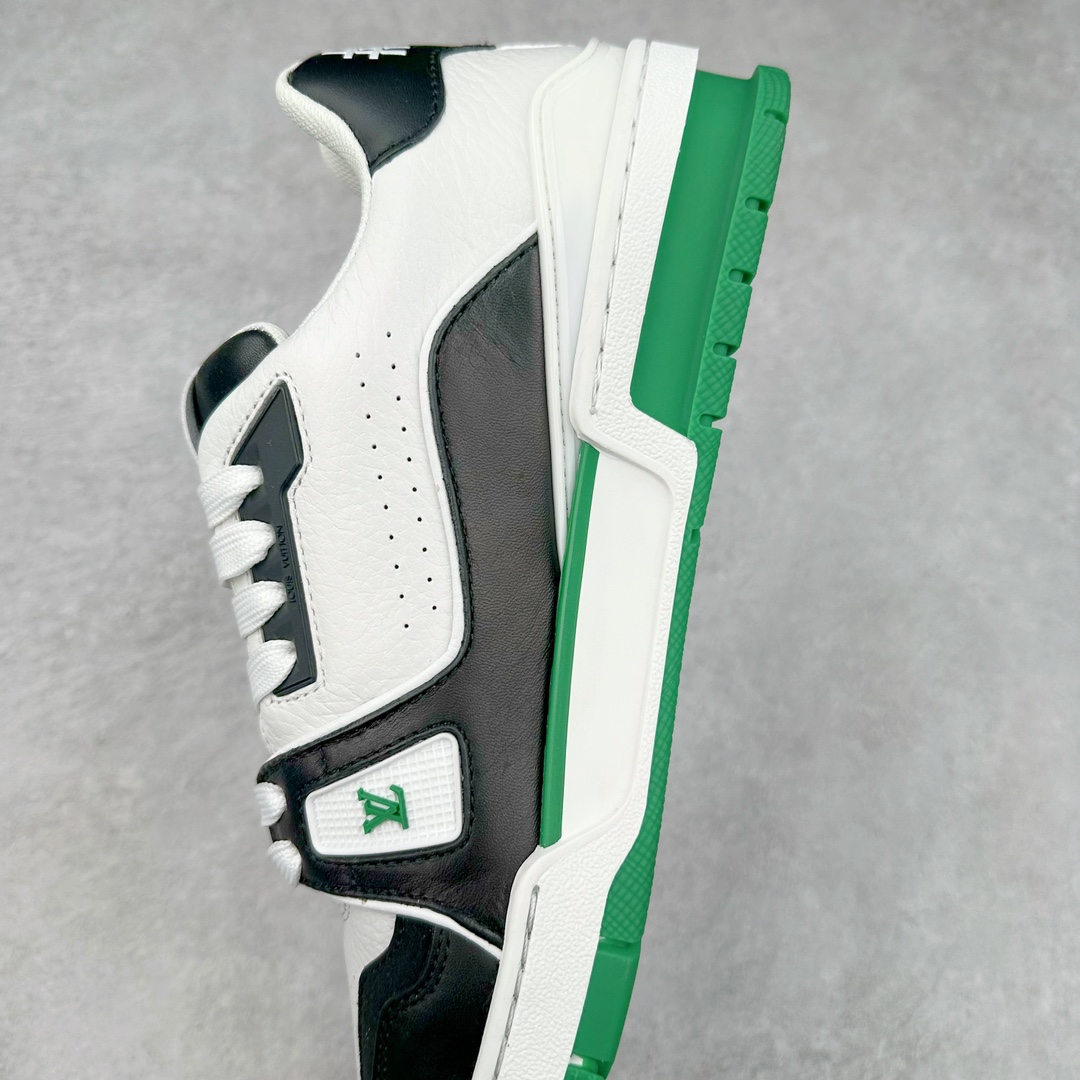 图片[7]-Louis Vuitton Trainer lv时装走秀运动鞋 高尔夫系列 全网最全配色更新最快 最成熟的做工稳定的品控 完美鞋型超高的清洁度 零毛边线头瑕疵 全套原楦原纸版原鞋开模 全网最具灵魂的版型 正确原装黄色鞋盒 正确中底印花 鞋面印花3D高频深度立体 全鞋电脑针车 紧密相连 针距密度一致 环保乳胶注塑鞋垫 厚度脚感还原原版 皮面裁剪部位 统一油边封口工艺 原装橡胶大底含胶量大底组合零偏差 专柜全套包装 防尘袋 说明书 质保卡 男女鞋 尺码：35 36 37 38 39 40 41 42 43 44 45-选品中心