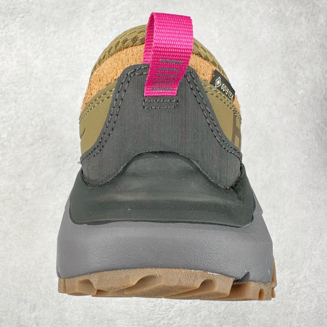 图片[8]-HOKA One One M KSY KAHA GTX Low卡哈低帮系列厚底轻量坦克军靴户外登山运动鞋 正品代工厂版#原楦数据开发版型 采用磨砂牛剖革鞋面材质 轻量化材料Fresh Foam超轻量中底 复古老爹厚底旅游鞋火了 最潮户外鞋 2009年由法籍超马跑者 Nicolas Mermoud 及 Jean-Luc Diard 成立的运动鞋品牌 HOKA ONE ONE 最让人印象深刻超级厚的鞋底 看起来很重但实际上非常轻盈 轻量厚底的鞋底反而能够给跑者更稳定的缓震效果 在跑界相当有名 也陆续出了登山鞋、徒步鞋、慢跑鞋几种专门鞋款 HOKA ONE ONE 鞋款颜色大多设计萤光或鲜艳色系 搭配上超大的Logo 虽然好穿好走好跑又轻 但称不上时髦 尺码：36 36.5 37.5 38 38.5 39 40 40.5 41 42 42.5 43 44 44.5 45-选品中心