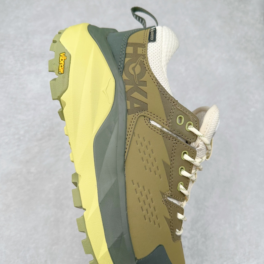 图片[6]-HOKA One One M KSY KAHA GTX Low卡哈低帮系列厚底轻量坦克军靴户外登山运动鞋 正品代工厂版#原楦数据开发版型 采用磨砂牛剖革鞋面材质 轻量化材料Fresh Foam超轻量中底 复古老爹厚底旅游鞋火了 最潮户外鞋 2009年由法籍超马跑者 Nicolas Mermoud 及 Jean-Luc Diard 成立的运动鞋品牌 HOKA ONE ONE 最让人印象深刻超级厚的鞋底 看起来很重但实际上非常轻盈 轻量厚底的鞋底反而能够给跑者更稳定的缓震效果 在跑界相当有名 也陆续出了登山鞋、徒步鞋、慢跑鞋几种专门鞋款 HOKA ONE ONE 鞋款颜色大多设计萤光或鲜艳色系 搭配上超大的Logo 虽然好穿好走好跑又轻 但称不上时髦 尺码：36 36.5 37.5 38 38.5 39 40 40.5 41 42 42.5 43 44 44.5 45-选品中心