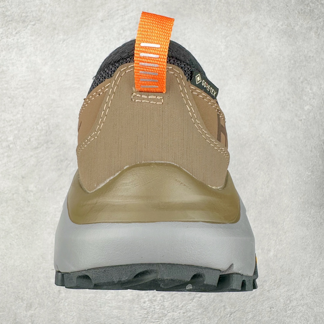 图片[8]-HOKA One One M KSY KAHA GTX Low卡哈低帮系列厚底轻量坦克军靴户外登山运动鞋 正品代工厂版#原楦数据开发版型 采用磨砂牛剖革鞋面材质 轻量化材料Fresh Foam超轻量中底 复古老爹厚底旅游鞋火了 最潮户外鞋 2009年由法籍超马跑者 Nicolas Mermoud 及 Jean-Luc Diard 成立的运动鞋品牌 HOKA ONE ONE 最让人印象深刻超级厚的鞋底 看起来很重但实际上非常轻盈 轻量厚底的鞋底反而能够给跑者更稳定的缓震效果 在跑界相当有名 也陆续出了登山鞋、徒步鞋、慢跑鞋几种专门鞋款 HOKA ONE ONE 鞋款颜色大多设计萤光或鲜艳色系 搭配上超大的Logo 虽然好穿好走好跑又轻 但称不上时髦 尺码：36 36.5 37.5 38 38.5 39 40 40.5 41 42 42.5 43 44 44.5 45-选品中心