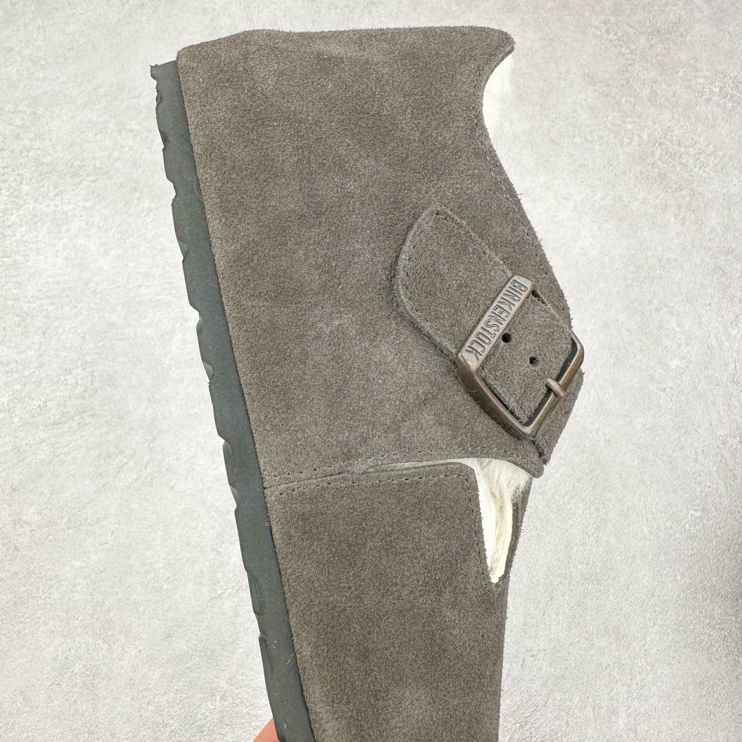 图片[6]-Birkenstock London 系列勃肯皮革绒面双扣时尚休闲平底鞋加毛 牛皮绒面革质地柔软 搭配可调节鞋扣提升穿着舒适度 人体工学设计分散脚部压力 保护脚踝 软木乳胶鞋床具有一定的收缩性 长时间穿着后能贴合脚型 EVA鞋底回弹性和抗张性力高 具有良好的防震、缓冲性 四季皆宜 柔软的鞋床采用额外的泡沫缓冲层 提供额外的舒适感和全天支撑 全网独家首发 源于德国的严谨工艺 牛巴戎面 中层松木 EVA 三层组合大底 优质牛皮面料五金扣 出口订单 尺码：35-45-选品中心