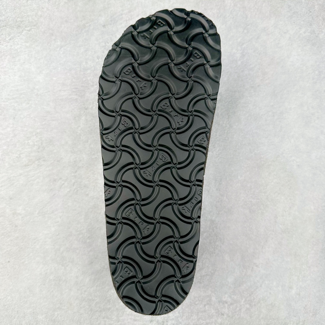 图片[9]-Birkenstock London 系列勃肯皮革绒面双扣时尚休闲平底鞋加毛 牛皮绒面革质地柔软 搭配可调节鞋扣提升穿着舒适度 人体工学设计分散脚部压力 保护脚踝 软木乳胶鞋床具有一定的收缩性 长时间穿着后能贴合脚型 EVA鞋底回弹性和抗张性力高 具有良好的防震、缓冲性 四季皆宜 柔软的鞋床采用额外的泡沫缓冲层 提供额外的舒适感和全天支撑 全网独家首发 源于德国的严谨工艺 牛巴戎面 中层松木 EVA 三层组合大底 优质牛皮面料五金扣 出口订单 尺码：35-45-选品中心