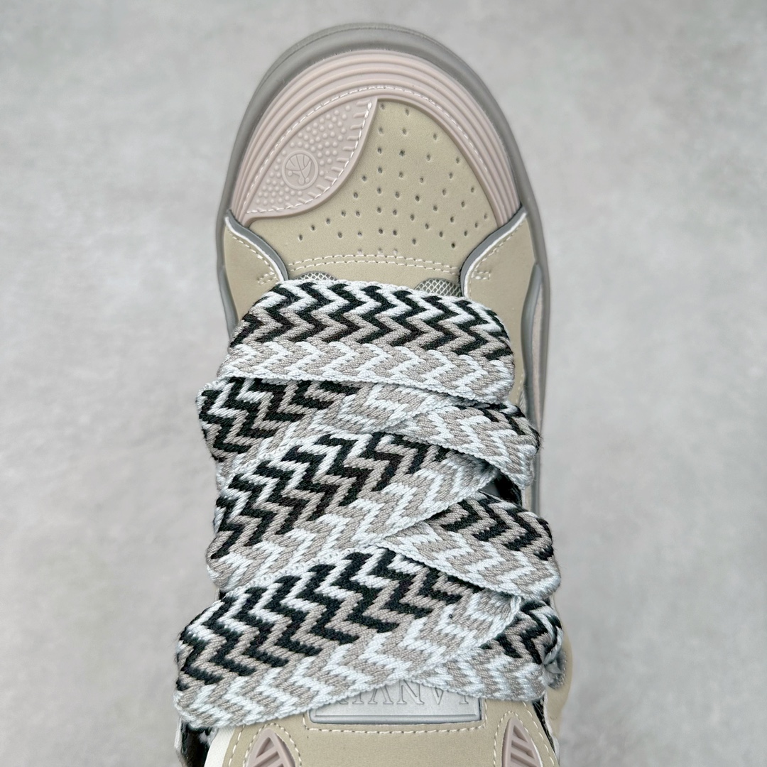 图片[4]-LANVIN CURB 人气单品 顶级版本LANVIN浪凡三代 最新走秀款CURB系列休闲运动鞋，官网一出热度火爆整个全球，各大网红也疯狂上脚 原版1：1开模重工艺制作，面料采用进口牛磨砂➕环保牛反绒➕金钢网织物 内里柔软透气太空棉面料 原版开模双色TPU大底 尺码：35 36 37 38 39 40 41 42 43 44 45-选品中心