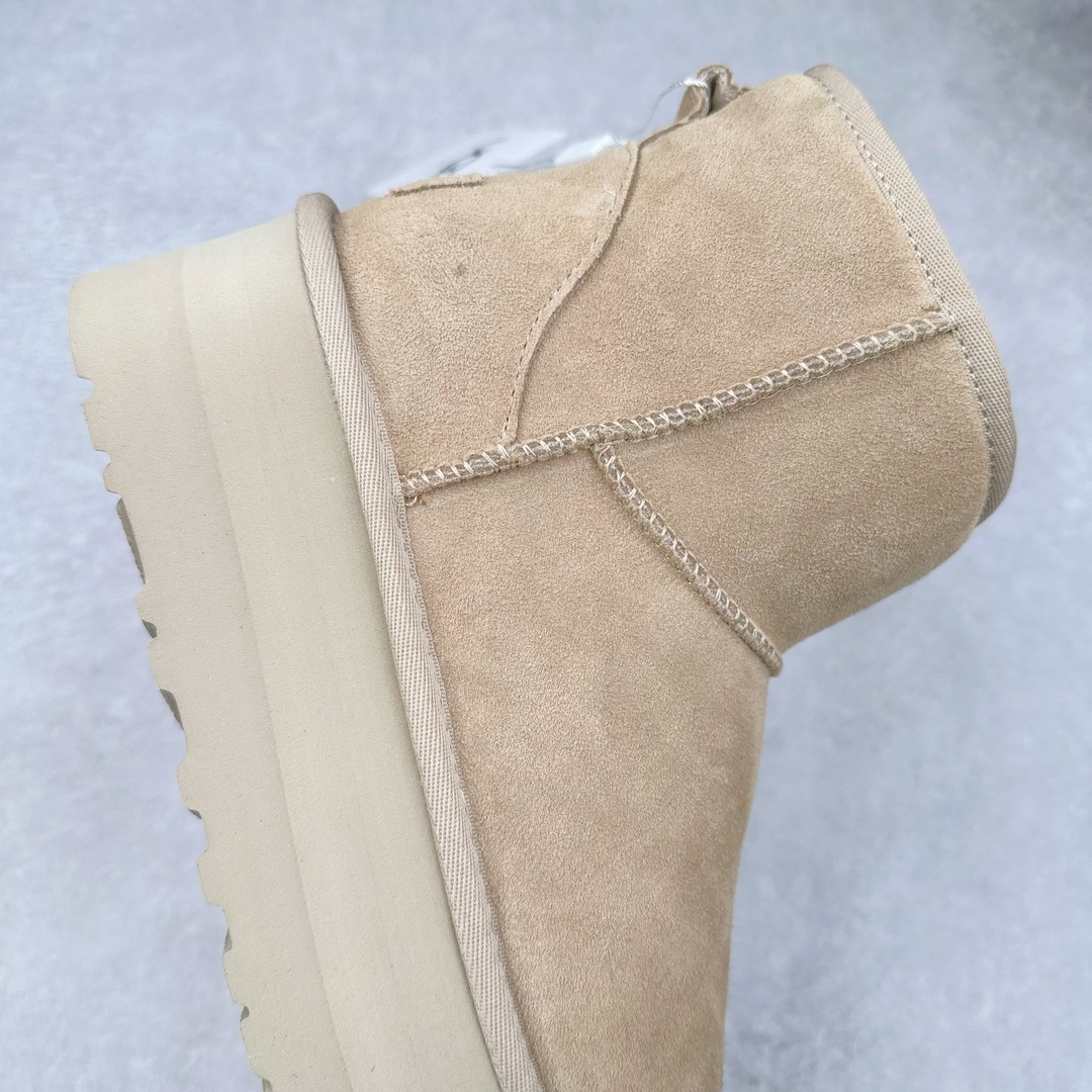 图片[6]-＃GD UGG 4991经典秋冬羊皮毛一体雪地靴 隆丰A级澳洲进口羊皮毛一体 完全遵循ZP工艺流程 代工厂原厂版师 秉承无原鞋不开发选择 注重每一处细节 市面最正版型 TREADLITE\\\”轻翼\\\”科技外底 轻便/耐用/柔韧/桩型【售后郑重承诺】一个月内若出现重大脱胶/断底等质量问题 直接为您换新 翻毛皮鞋面 细腻亲肤再生聚酯纤维滚边 舒适易打理 保暖性佳 UGG plush™ 里衬和内底 茸软亲肤 舒适暖足 经典鞋型搭配轻盈厚底 稳稳拿捏秋冬出街时髦造型 Treadlite by UGG 轻翼大底 轻盈缓震 为双足减负 舒适轻便 助你轻松畅玩整天 尺码：35 36 37 38 39 40-选品中心