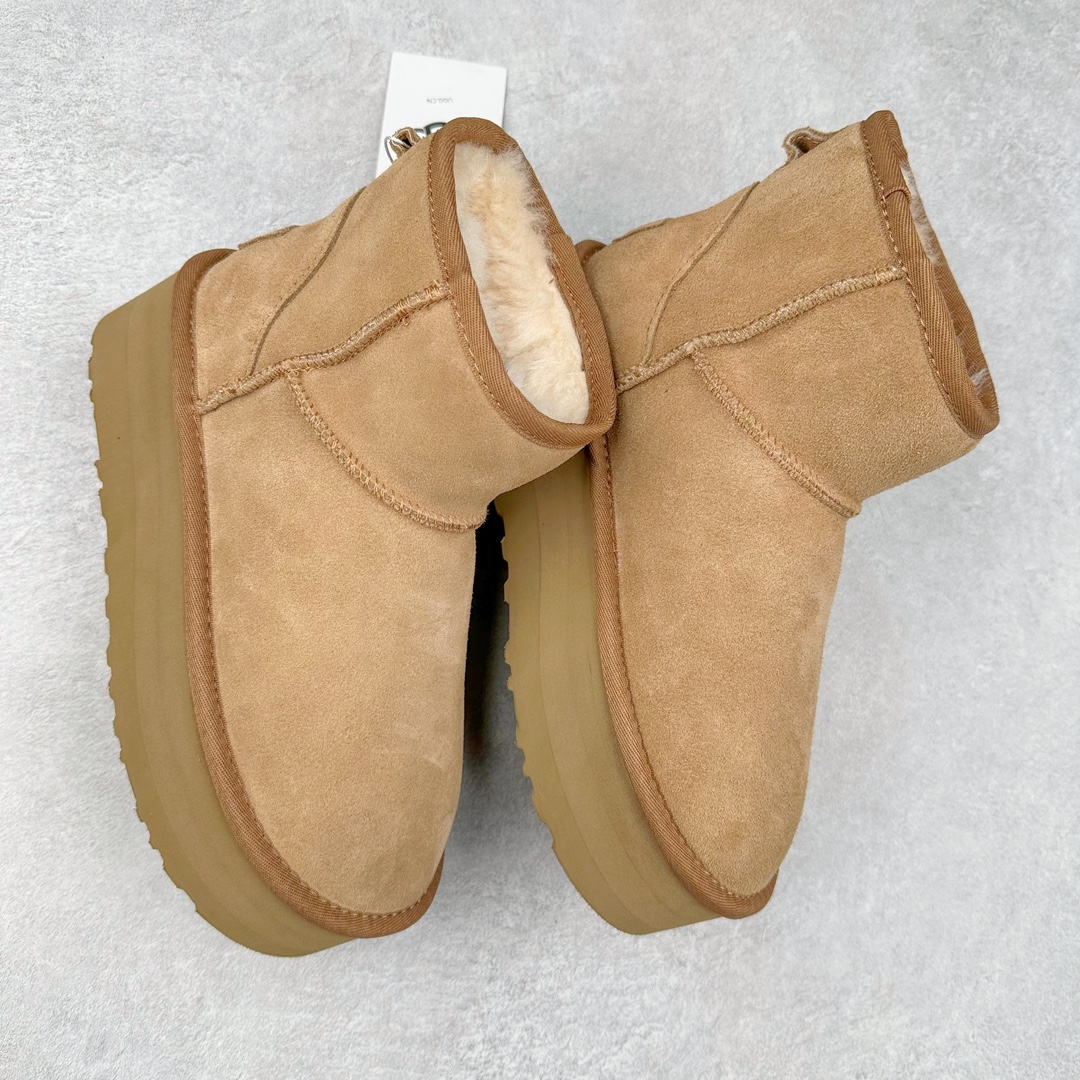 图片[3]-＃GD UGG 4991经典秋冬羊皮毛一体雪地靴 隆丰A级澳洲进口羊皮毛一体 完全遵循ZP工艺流程 代工厂原厂版师 秉承无原鞋不开发选择 注重每一处细节 市面最正版型 TREADLITE\\\”轻翼\\\”科技外底 轻便/耐用/柔韧/桩型【售后郑重承诺】一个月内若出现重大脱胶/断底等质量问题 直接为您换新 翻毛皮鞋面 细腻亲肤再生聚酯纤维滚边 舒适易打理 保暖性佳 UGG plush™ 里衬和内底 茸软亲肤 舒适暖足 经典鞋型搭配轻盈厚底 稳稳拿捏秋冬出街时髦造型 Treadlite by UGG 轻翼大底 轻盈缓震 为双足减负 舒适轻便 助你轻松畅玩整天 尺码：35 36 37 38 39 40-选品中心