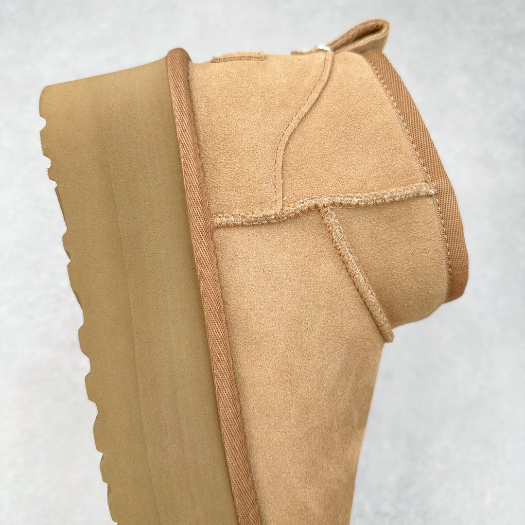 图片[6]-＃GD UGG 5092经典秋冬羊皮毛一体雪地靴 隆丰A级澳洲进口羊皮毛一体 完全遵循ZP工艺流程 代工厂原厂版师 秉承无原鞋不开发选择 注重每一处细节 市面最正版型 TREADLITE\\\”轻翼\\\”科技外底 轻便/耐用/柔韧/桩型【售后郑重承诺】一个月内若出现重大脱胶/断底等质量问题 直接为您换新 翻毛皮鞋面 细腻亲肤再生聚酯纤维滚边 舒适易打理 保暖性佳 UGG plush™ 里衬和内底 茸软亲肤 舒适暖足 经典鞋型搭配轻盈厚底 稳稳拿捏秋冬出街时髦造型 Treadlite by UGG 轻翼大底 轻盈缓震 为双足减负 舒适轻便 助你轻松畅玩整天 尺码：35 36 37 38 39 40-选品中心