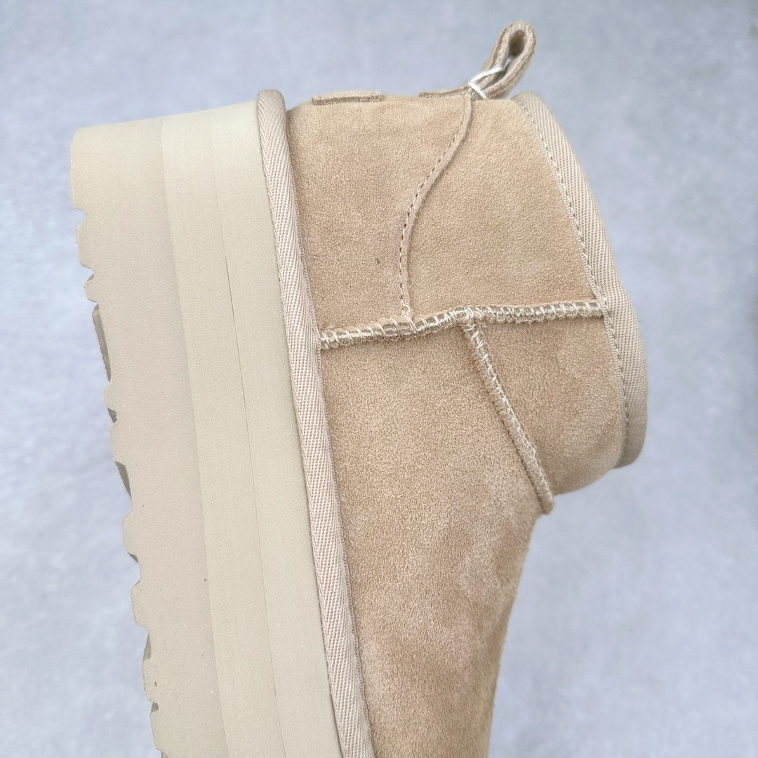 图片[6]-＃GD UGG 5092经典秋冬羊皮毛一体雪地靴 隆丰A级澳洲进口羊皮毛一体 完全遵循ZP工艺流程 代工厂原厂版师 秉承无原鞋不开发选择 注重每一处细节 市面最正版型 TREADLITE\\\”轻翼\\\”科技外底 轻便/耐用/柔韧/桩型【售后郑重承诺】一个月内若出现重大脱胶/断底等质量问题 直接为您换新 翻毛皮鞋面 细腻亲肤再生聚酯纤维滚边 舒适易打理 保暖性佳 UGG plush™ 里衬和内底 茸软亲肤 舒适暖足 经典鞋型搭配轻盈厚底 稳稳拿捏秋冬出街时髦造型 Treadlite by UGG 轻翼大底 轻盈缓震 为双足减负 舒适轻便 助你轻松畅玩整天 尺码：35 36 37 38 39 40-选品中心