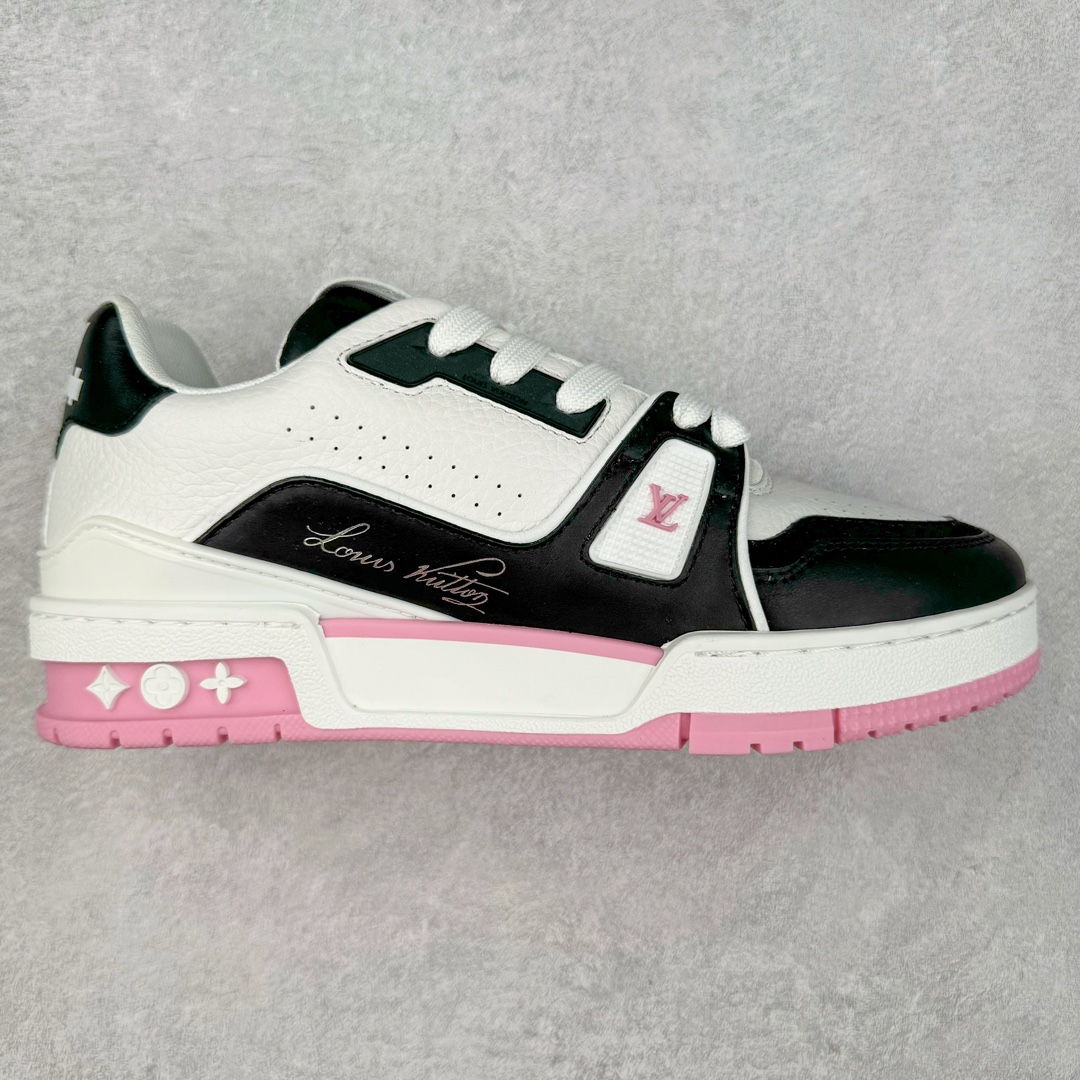 Louis Vuitton Trainer lv时装走秀运动鞋 高尔夫系列 全网最全配色更新最快 最成熟的做工稳定的品控 完美鞋型超高的清洁度 零毛边线头瑕疵 全套原楦原纸版原鞋开模 全网最具灵魂的版型 正确原装黄色鞋盒 正确中底印花 鞋面印花3D高频深度立体 全鞋电脑针车 紧密相连 针距密度一致 环保乳胶注塑鞋垫 厚度脚感还原原版 皮面裁剪部位 统一油边封口工艺 原装橡胶大底含胶量大底组合零偏差 专柜全套包装 防尘袋 说明书 质保卡 男女鞋 尺码：35 36 37 38 39 40 41 42 43 44 45-选品中心