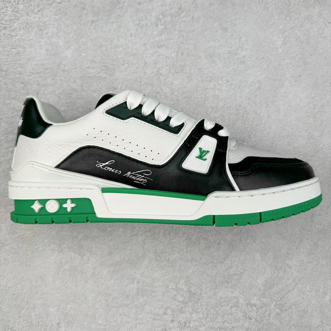 Louis Vuitton Trainer lv时装走秀运动鞋 高尔夫系列 全网最全配色更新最快 最成熟的做工稳定的品控 完美鞋型超高的清洁度 零毛边线头瑕疵 全套原楦原纸版原鞋开模 全网最具灵魂的版型 正确原装黄色鞋盒 正确中底印花 鞋面印花3D高频深度立体 全鞋电脑针车 紧密相连 针距密度一致 环保乳胶注塑鞋垫 厚度脚感还原原版 皮面裁剪部位 统一油边封口工艺 原装橡胶大底含胶量大底组合零偏差 专柜全套包装 防尘袋 说明书 质保卡 男女鞋 尺码：35 36 37 38 39 40 41 42 43 44 45-选品中心