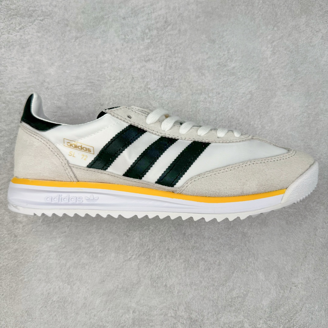 AD SL72 RS系列德训足球风百搭低帮休闲运动板鞋 IH4823 阿迪达斯Originals推出复古「T头鞋」造型的SL72鞋款复刻，有男女两款可选。男生款为SL72RS，鞋型挺立饱满，鞋底增加高度，采用麂皮与布面制作，符合复古氛围；女生款为SL72OGW，致敬经典款式，鞋身纤细，还原70年代设计，以绿色呈现，点缀金色细节。多款配色可选。「T 头鞋」这两年有多火大家见到了吧？明星、穿搭博主几乎人手一双，凭借复古味的外观，以及亲民的价格，同样成为了不少球鞋玩家日常上脚首选。近日 adidas Originals 将有「T 头鞋」造型的诞生于 1972 年的 SL72 鞋款复刻带回，各位买鞋又有新选择了。1972 年 SL72 问世后，引领了后来阿迪达斯的跑鞋发展方向，其中「SL」代表了 Super Light，彰显了产品轻便的特性。1972 年 SL72 问世后，引领了后来阿迪达斯的跑鞋发展方向，其中「SL」代表了 Super Light，彰显了产品轻便的特性。这次 adidas Originals 延续其轻质经典的基因，带来男女两款 SL72。男生款带来 SL72 RS 鞋型，RS 意为 Reshaped（重塑），鞋款在保留了经典的外观基础上，在尼龙材质里增加了填充物，使鞋型更加挺立和饱满，鞋头则更加圆润，鞋底的 EVA 材质则增加了鞋款的高度。女生款则带来 SL72 OG W 鞋型，OG 顾名思义则是致敬经典款式，相较于 RS（Reshaped）鞋款，鞋身更加纤细，其整体鞋身轮廓、线条、细节、材质上尊崇 70 年代 SL72 的设计，还原经典味道。尺码：36 36⅔ 37⅓ 38 38⅔ 39⅓ 40 40⅔ 41⅓ 42 42⅔ 43⅓ 44 44⅔ 45-选品中心