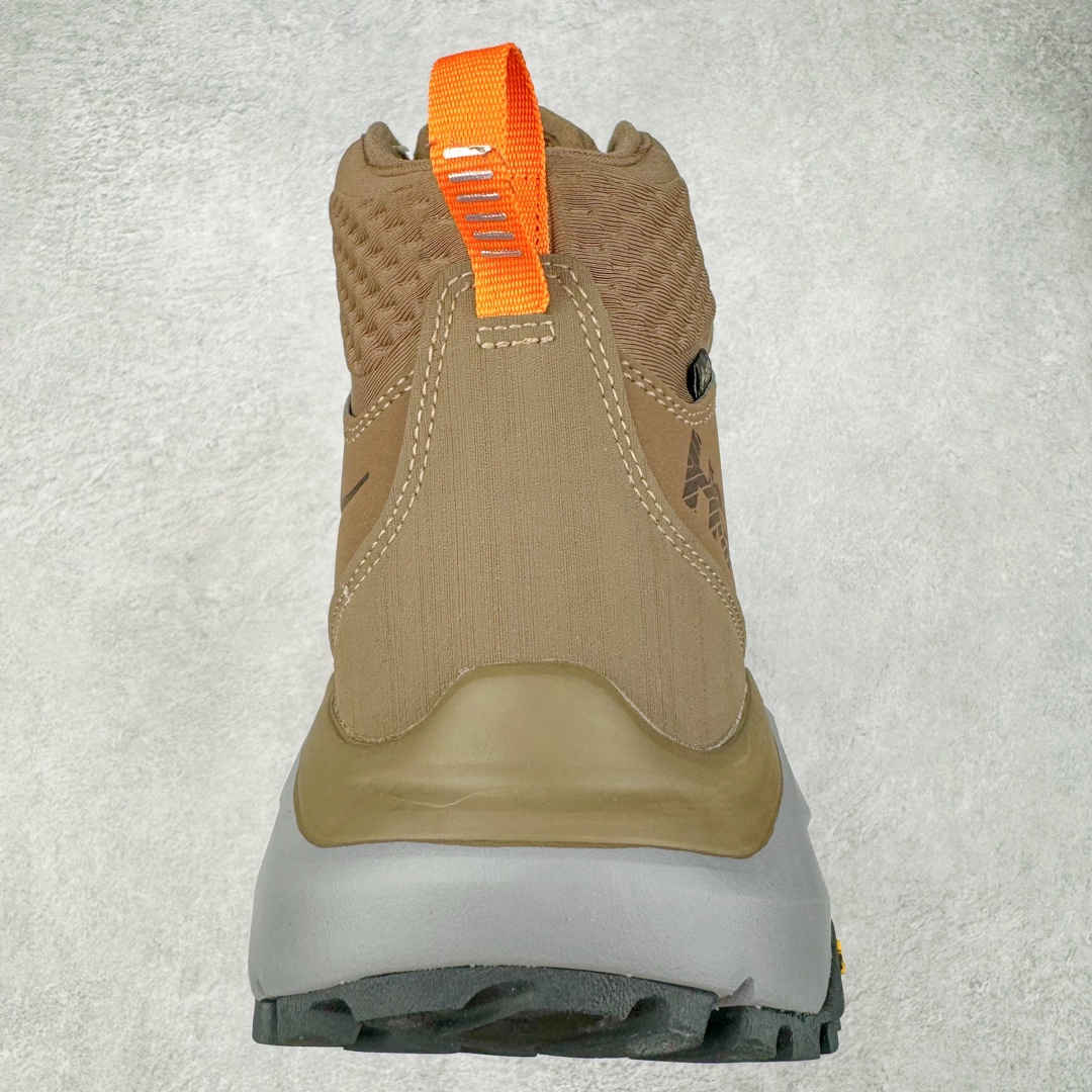 图片[8]-HOKA One One M KSY KAHA GTX Low 卡哈高帮系列厚底轻量坦克军靴户外登山运动鞋 正品代工厂版#原楦数据开发版型 采用磨砂牛剖革鞋面材质 轻量化材料Fresh Foam超轻量中底 复古老爹厚底旅游鞋火了 最潮户外鞋 2009年由法籍超马跑者 Nicolas Mermoud 及 Jean-Luc Diard 成立的运动鞋品牌 HOKA ONE ONE 最让人印象深刻超级厚的鞋底 看起来很重但实际上非常轻盈 轻量厚底的鞋底反而能够给跑者更稳定的缓震效果 在跑界相当有名 也陆续出了登山鞋、徒步鞋、慢跑鞋几种专门鞋款 HOKA ONE ONE 鞋款颜色大多设计萤光或鲜艳色系 搭配上超大的Logo 虽然好穿好走好跑又轻 但称不上时髦 尺码：36 36.5 37.5 38 38.5 39 40 40.5 41 42 42.5 43 44 44.5 45-选品中心