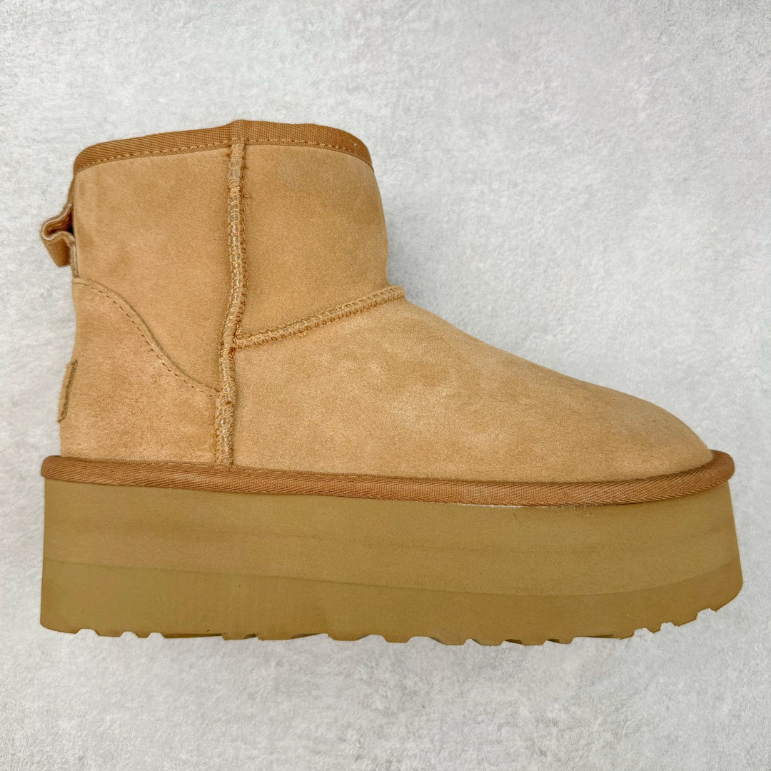 ＃GD UGG 4991经典秋冬羊皮毛一体雪地靴 隆丰A级澳洲进口羊皮毛一体 完全遵循ZP工艺流程 代工厂原厂版师 秉承无原鞋不开发选择 注重每一处细节 市面最正版型 TREADLITE\\\”轻翼\\\”科技外底 轻便/耐用/柔韧/桩型【售后郑重承诺】一个月内若出现重大脱胶/断底等质量问题 直接为您换新 翻毛皮鞋面 细腻亲肤再生聚酯纤维滚边 舒适易打理 保暖性佳 UGG plush™ 里衬和内底 茸软亲肤 舒适暖足 经典鞋型搭配轻盈厚底 稳稳拿捏秋冬出街时髦造型 Treadlite by UGG 轻翼大底 轻盈缓震 为双足减负 舒适轻便 助你轻松畅玩整天 尺码：35 36 37 38 39 40-选品中心