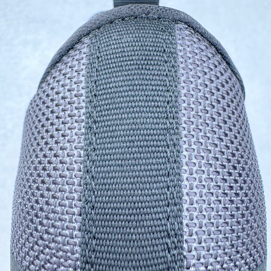 图片[12]-＃K版纯原Converse Chuck Taylor All Star Pro Bb Ox 实战篮球鞋 Converse全新Solstice系列再度迎来新作 此鞋型由Converse与NK传奇篮球产品设计师Eric Avar合作开发而成 All Star Pro BB代Converse设计的演变 并且融入了现代科Quadfit织法的鞋面提供稳定性与包覆NK React内核支撑多次切入与平稳起跳 All Star Pro BB同时也替Kelly Oubre Jr.等个性化球员设计独特配色 全新升级的BB Evo承袭前作嵌入式NIKE React鞋垫 带来轻盈灵活且贴合地面的舒适脚感 重叠模糊的经典星箭标致 营造犀利的速度感 曲面橡胶外底和菱型格状纹路 提供多方位抓地力 你可以在鞋身上发现一些全新的元素 鞋面材质注入更多填充支撑与包裹更加扎实50/50对分的鞋面配色 也更具视觉冲击力 尺码：36 37 37.5 38 38.5 39 40 40.5 41 42 42.5 43 44 44.5 45 46-选品中心