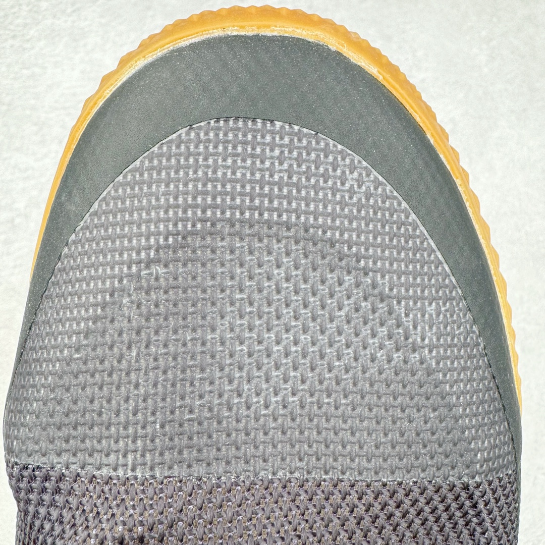 图片[13]-＃K版纯原Converse Chuck Taylor All Star Pro Bb Ox 实战篮球鞋 Converse全新Solstice系列再度迎来新作 此鞋型由Converse与NK传奇篮球产品设计师Eric Avar合作开发而成 All Star Pro BB代Converse设计的演变 并且融入了现代科Quadfit织法的鞋面提供稳定性与包覆NK React内核支撑多次切入与平稳起跳 All Star Pro BB同时也替Kelly Oubre Jr.等个性化球员设计独特配色 全新升级的BB Evo承袭前作嵌入式NIKE React鞋垫 带来轻盈灵活且贴合地面的舒适脚感 重叠模糊的经典星箭标致 营造犀利的速度感 曲面橡胶外底和菱型格状纹路 提供多方位抓地力 你可以在鞋身上发现一些全新的元素 鞋面材质注入更多填充支撑与包裹更加扎实50/50对分的鞋面配色 也更具视觉冲击力 尺码：36 37 37.5 38 38.5 39 40 40.5 41 42 42.5 43 44 44.5 45 46-选品中心