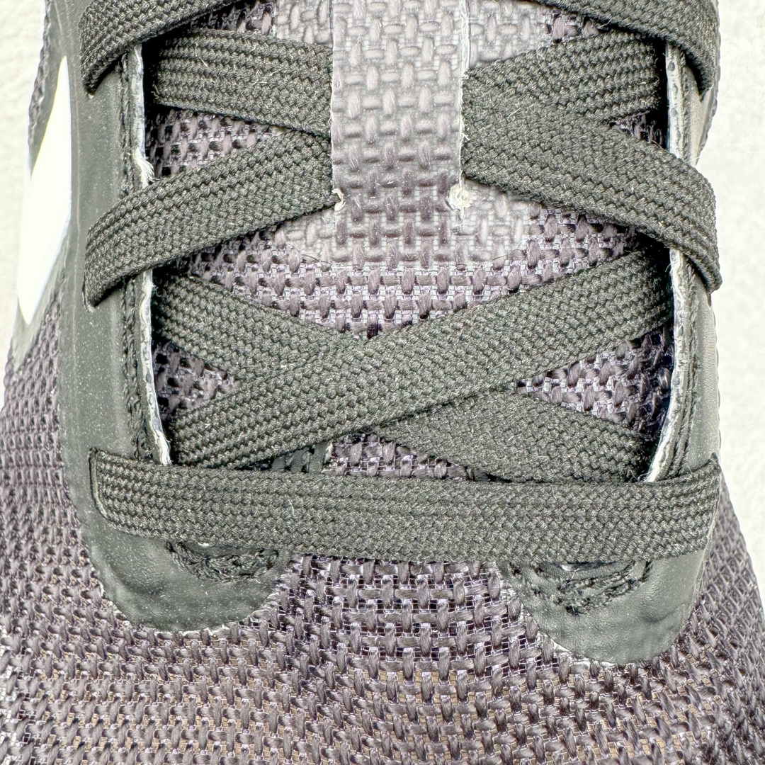 图片[14]-＃K版纯原Converse Chuck Taylor All Star Pro Bb Ox 实战篮球鞋 Converse全新Solstice系列再度迎来新作 此鞋型由Converse与NK传奇篮球产品设计师Eric Avar合作开发而成 All Star Pro BB代Converse设计的演变 并且融入了现代科Quadfit织法的鞋面提供稳定性与包覆NK React内核支撑多次切入与平稳起跳 All Star Pro BB同时也替Kelly Oubre Jr.等个性化球员设计独特配色 全新升级的BB Evo承袭前作嵌入式NIKE React鞋垫 带来轻盈灵活且贴合地面的舒适脚感 重叠模糊的经典星箭标致 营造犀利的速度感 曲面橡胶外底和菱型格状纹路 提供多方位抓地力 你可以在鞋身上发现一些全新的元素 鞋面材质注入更多填充支撑与包裹更加扎实50/50对分的鞋面配色 也更具视觉冲击力 尺码：36 37 37.5 38 38.5 39 40 40.5 41 42 42.5 43 44 44.5 45 46-选品中心