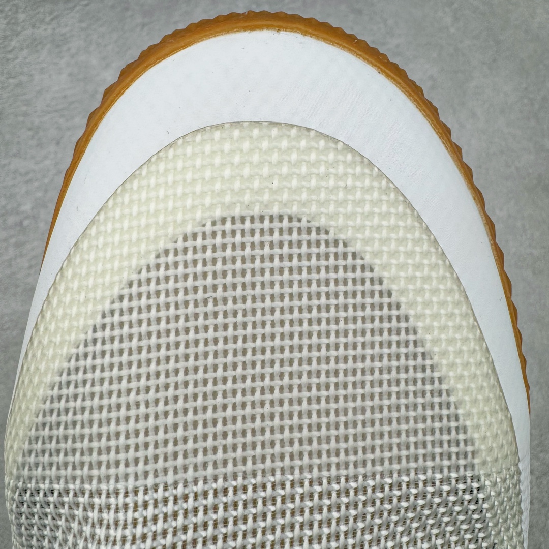 图片[18]-＃K版纯原Converse Chuck Taylor All Star Pro Bb Ox 实战篮球鞋 Converse全新Solstice系列再度迎来新作 此鞋型由Converse与NK传奇篮球产品设计师Eric Avar合作开发而成 All Star Pro BB代Converse设计的演变 并且融入了现代科Quadfit织法的鞋面提供稳定性与包覆NK React内核支撑多次切入与平稳起跳 All Star Pro BB同时也替Kelly Oubre Jr.等个性化球员设计独特配色 全新升级的BB Evo承袭前作嵌入式NIKE React鞋垫 带来轻盈灵活且贴合地面的舒适脚感 重叠模糊的经典星箭标致 营造犀利的速度感 曲面橡胶外底和菱型格状纹路 提供多方位抓地力 你可以在鞋身上发现一些全新的元素 鞋面材质注入更多填充支撑与包裹更加扎实50/50对分的鞋面配色 也更具视觉冲击力 尺码：36 37 37.5 38 38.5 39 40 40.5 41 42 42.5 43 44 44.5 45 46-选品中心