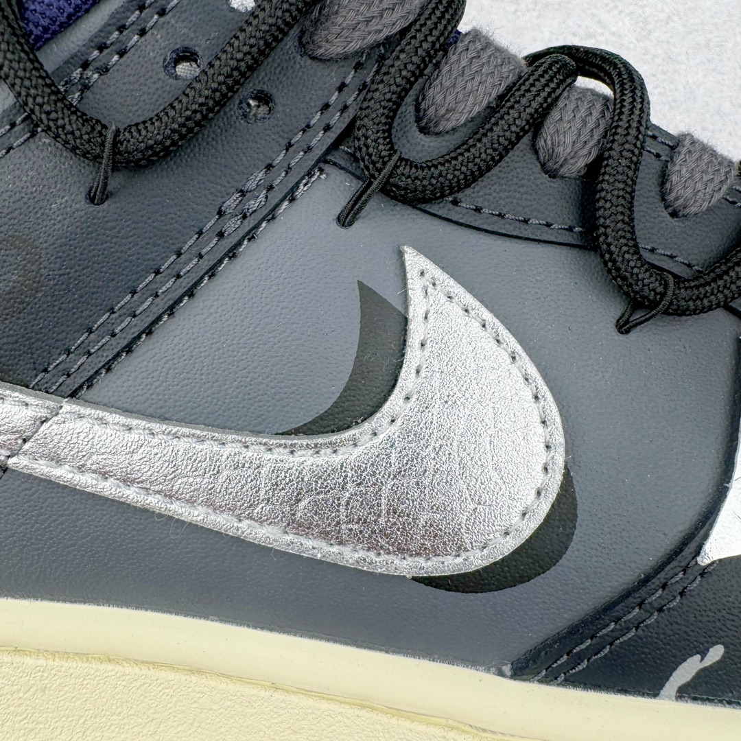 图片[21]-＃YC纯原 NK Dunk Low 暗黑灰 FV8106-181 定制系列天花板 无原鞋不开发 全系列得物原鞋一比一校对开发 配色持续更新中 终端对接 优势输出 全套原厂楦头原纸板数据档案倾力打造 原汁原味莞产 极致还原 圈内最强针车工艺 高端零售指定版 广东原厂配套原盒原标 鞋盒分三个尺码段 原厂冲刀 超高清洁度 全鞋零毛边皮料切割 采用原厂百宏鞋带以及原厂百宏织唛舌标 内标可供原厂几率过验 进口原装条纹中底布 四线拉帮白色点胶 原厂拉帮手法遵循公司 原厂电绣 极致还原 尺码：40 40.5 41 42 42.5 43 44 44.5 45 46-选品中心
