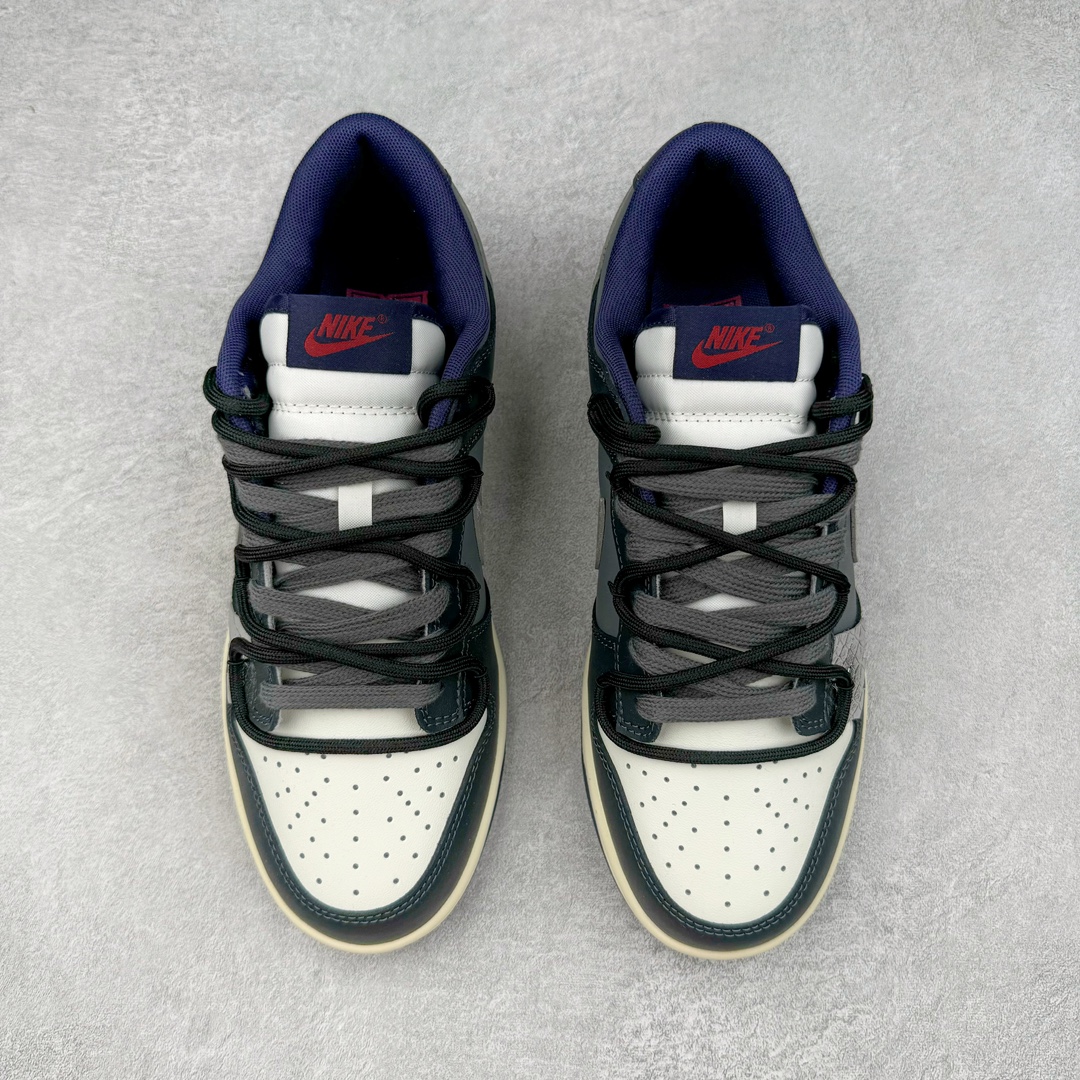 图片[2]-＃YC纯原 NK Dunk Low 暗黑灰 FV8106-181 定制系列天花板 无原鞋不开发 全系列得物原鞋一比一校对开发 配色持续更新中 终端对接 优势输出 全套原厂楦头原纸板数据档案倾力打造 原汁原味莞产 极致还原 圈内最强针车工艺 高端零售指定版 广东原厂配套原盒原标 鞋盒分三个尺码段 原厂冲刀 超高清洁度 全鞋零毛边皮料切割 采用原厂百宏鞋带以及原厂百宏织唛舌标 内标可供原厂几率过验 进口原装条纹中底布 四线拉帮白色点胶 原厂拉帮手法遵循公司 原厂电绣 极致还原 尺码：40 40.5 41 42 42.5 43 44 44.5 45 46-选品中心