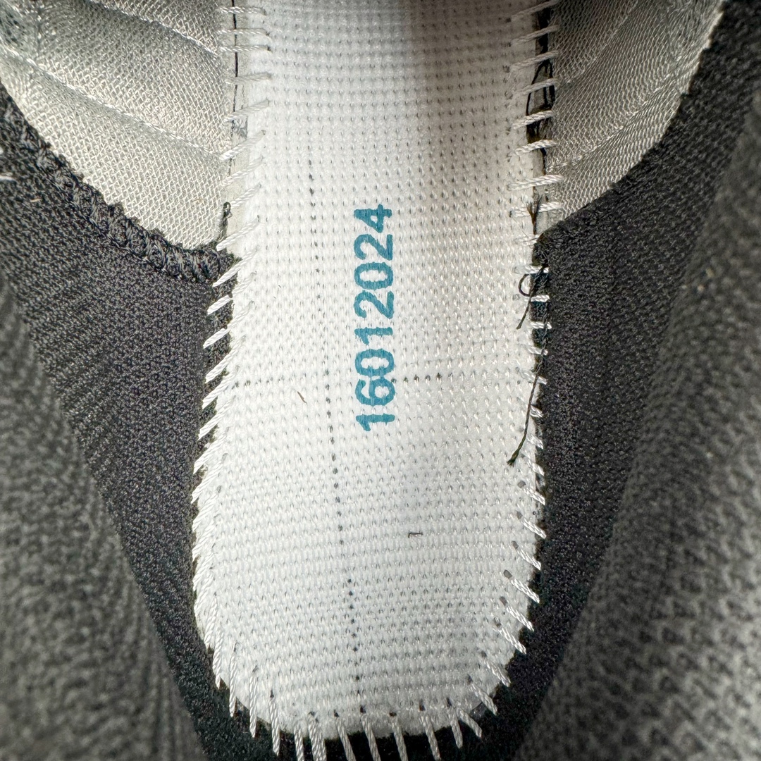 图片[10]-＃K版 SALOMON XA Pro 3D ADV 萨洛蒙潮流越野机能户外功能鞋 纯原外贸平台特供订单 耗时半年巨作 全套原纸板楦头开发 原厂特供网布配套加持 确保原汁原味 完美呈现版型 原档数据独家私模五层组合大底 原装Ortholite轻量化鞋垫 中底布带钢印编号 原厂TPU锁扣 进口港宝加持 后跟自然饱满 还原公司包裹性 鞋面采用SENSIFT贴合技术 全方位贴合包裹脚型 鞋跟部鞋底牵引设计 提供强大的抓地性能 更适应野外崎岖不平的道路 其3D ADVANCED CHASSIS底盘 材料轻量大化 钉齿设计更具稳定性 防护性 鞋底易磨损区运用CONTAGRIP高耐磨材料 应对城市硬质路面长距离跑考验 尺码：36 36.5 37.5 38 38.5 39 40 40.5 41 42 42.5 43 44 44.5 45 46.5-选品中心