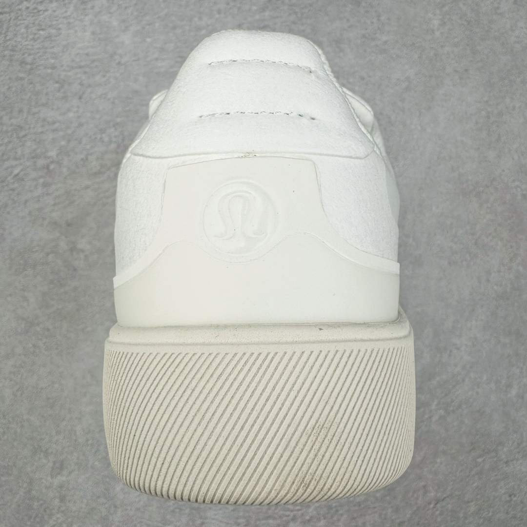 图片[8]-＃PB纯原 lululemon Cityverse 露露乐檬极简主义减震耐磨低帮生活休闲鞋 Cityverse将运动性能融入经典休闲鞋中，中底提供出色缓震，并贴合足部曲线，带来全天候的舒适感。鞋面采用两种材质拼接，且前半部分采用热熔压胶处理，无任何缝线，保留了鞋身整体性。模制泡沫的鞋垫带来上乘的脚感，在平日休闲穿着时不会磨脚，也能提供轻质软弹的效果。25年来，lululemon一直秉持“感受为先”的设计理念，并相信更好的感受带来更好的表现。此次男鞋的设计亦是如此。投入多年研究，针对男性在不同运动场景中的脚步形态设计了不同鞋履款式。同时，还进行了生物力学与形态学研究，为“他”带来更好的贴合度和感受。尺码：36 36.5 37.5 38 38.5 39 40 40.5 41 42 42.5 43 44-选品中心