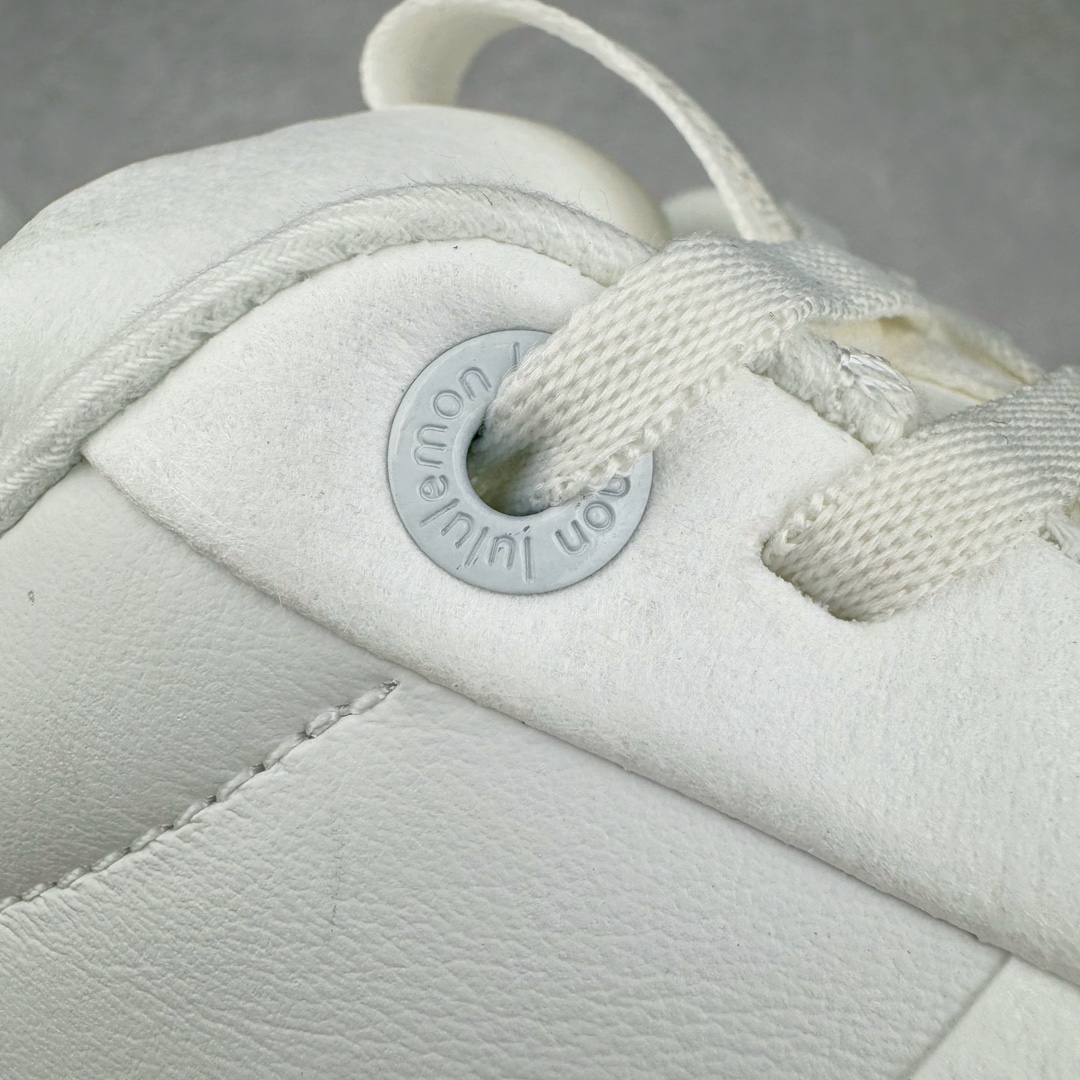 图片[17]-＃PB纯原 lululemon Cityverse 露露乐檬极简主义减震耐磨低帮生活休闲鞋 Cityverse将运动性能融入经典休闲鞋中，中底提供出色缓震，并贴合足部曲线，带来全天候的舒适感。鞋面采用两种材质拼接，且前半部分采用热熔压胶处理，无任何缝线，保留了鞋身整体性。模制泡沫的鞋垫带来上乘的脚感，在平日休闲穿着时不会磨脚，也能提供轻质软弹的效果。25年来，lululemon一直秉持“感受为先”的设计理念，并相信更好的感受带来更好的表现。此次男鞋的设计亦是如此。投入多年研究，针对男性在不同运动场景中的脚步形态设计了不同鞋履款式。同时，还进行了生物力学与形态学研究，为“他”带来更好的贴合度和感受。尺码：36 36.5 37.5 38 38.5 39 40 40.5 41 42 42.5 43 44-选品中心