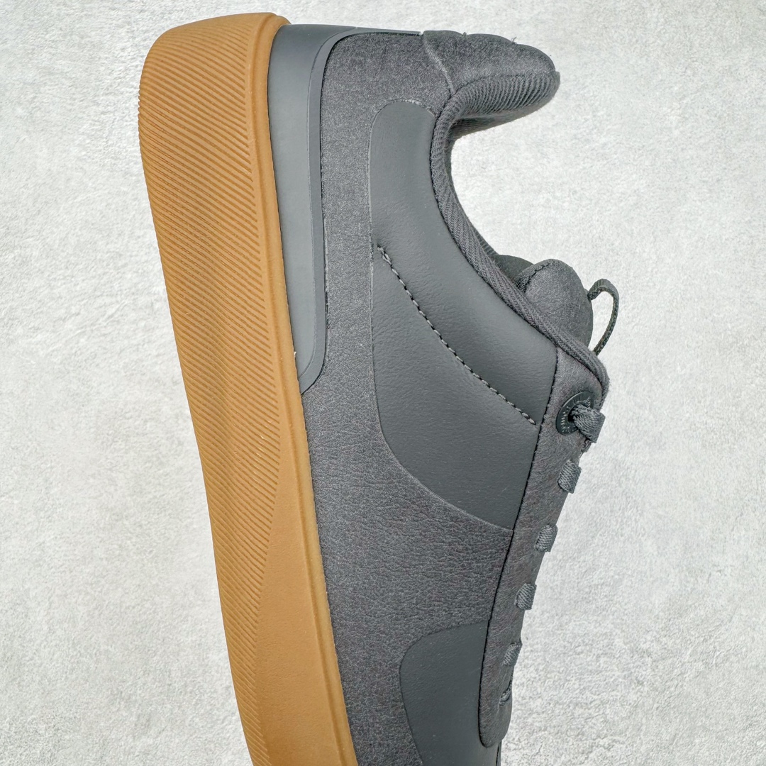 图片[6]-＃PB纯原 lululemon Cityverse 露露乐檬极简主义减震耐磨低帮生活休闲鞋 Cityverse将运动性能融入经典休闲鞋中，中底提供出色缓震，并贴合足部曲线，带来全天候的舒适感。鞋面采用两种材质拼接，且前半部分采用热熔压胶处理，无任何缝线，保留了鞋身整体性。模制泡沫的鞋垫带来上乘的脚感，在平日休闲穿着时不会磨脚，也能提供轻质软弹的效果。25年来，lululemon一直秉持“感受为先”的设计理念，并相信更好的感受带来更好的表现。此次男鞋的设计亦是如此。投入多年研究，针对男性在不同运动场景中的脚步形态设计了不同鞋履款式。同时，还进行了生物力学与形态学研究，为“他”带来更好的贴合度和感受。尺码：36 36.5 37.5 38 38.5 39 40 40.5 41 42 42.5 43 44-选品中心