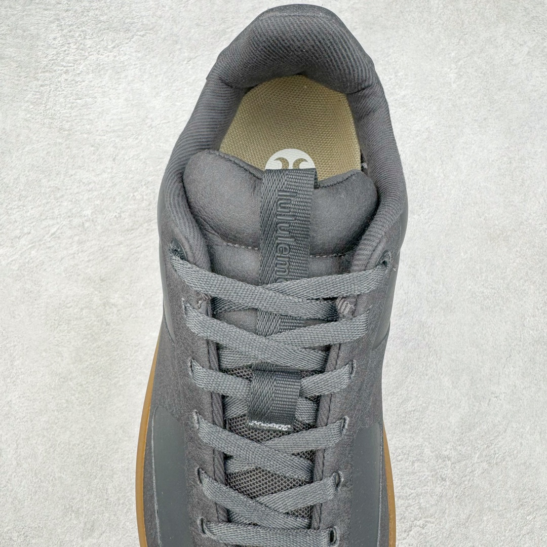 图片[5]-＃PB纯原 lululemon Cityverse 露露乐檬极简主义减震耐磨低帮生活休闲鞋 Cityverse将运动性能融入经典休闲鞋中，中底提供出色缓震，并贴合足部曲线，带来全天候的舒适感。鞋面采用两种材质拼接，且前半部分采用热熔压胶处理，无任何缝线，保留了鞋身整体性。模制泡沫的鞋垫带来上乘的脚感，在平日休闲穿着时不会磨脚，也能提供轻质软弹的效果。25年来，lululemon一直秉持“感受为先”的设计理念，并相信更好的感受带来更好的表现。此次男鞋的设计亦是如此。投入多年研究，针对男性在不同运动场景中的脚步形态设计了不同鞋履款式。同时，还进行了生物力学与形态学研究，为“他”带来更好的贴合度和感受。尺码：36 36.5 37.5 38 38.5 39 40 40.5 41 42 42.5 43 44-选品中心