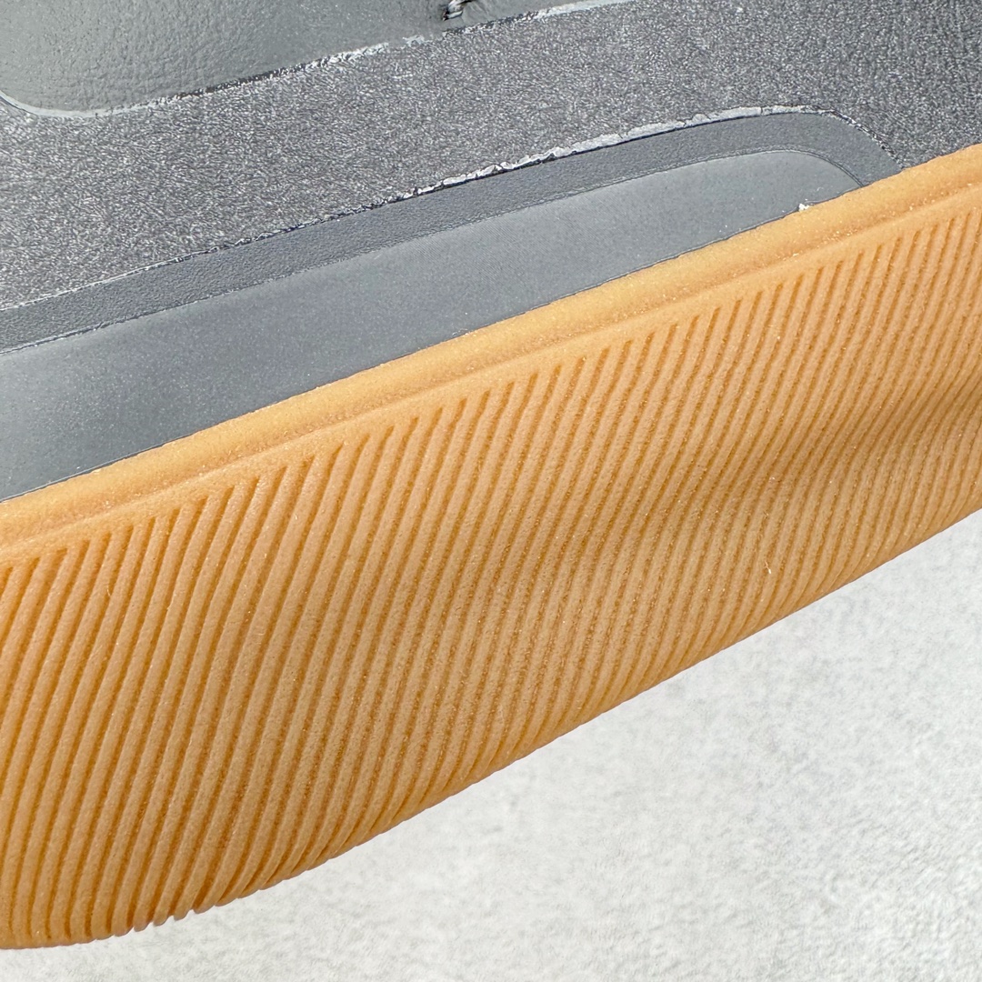 图片[18]-＃PB纯原 lululemon Cityverse 露露乐檬极简主义减震耐磨低帮生活休闲鞋 Cityverse将运动性能融入经典休闲鞋中，中底提供出色缓震，并贴合足部曲线，带来全天候的舒适感。鞋面采用两种材质拼接，且前半部分采用热熔压胶处理，无任何缝线，保留了鞋身整体性。模制泡沫的鞋垫带来上乘的脚感，在平日休闲穿着时不会磨脚，也能提供轻质软弹的效果。25年来，lululemon一直秉持“感受为先”的设计理念，并相信更好的感受带来更好的表现。此次男鞋的设计亦是如此。投入多年研究，针对男性在不同运动场景中的脚步形态设计了不同鞋履款式。同时，还进行了生物力学与形态学研究，为“他”带来更好的贴合度和感受。尺码：36 36.5 37.5 38 38.5 39 40 40.5 41 42 42.5 43 44-选品中心