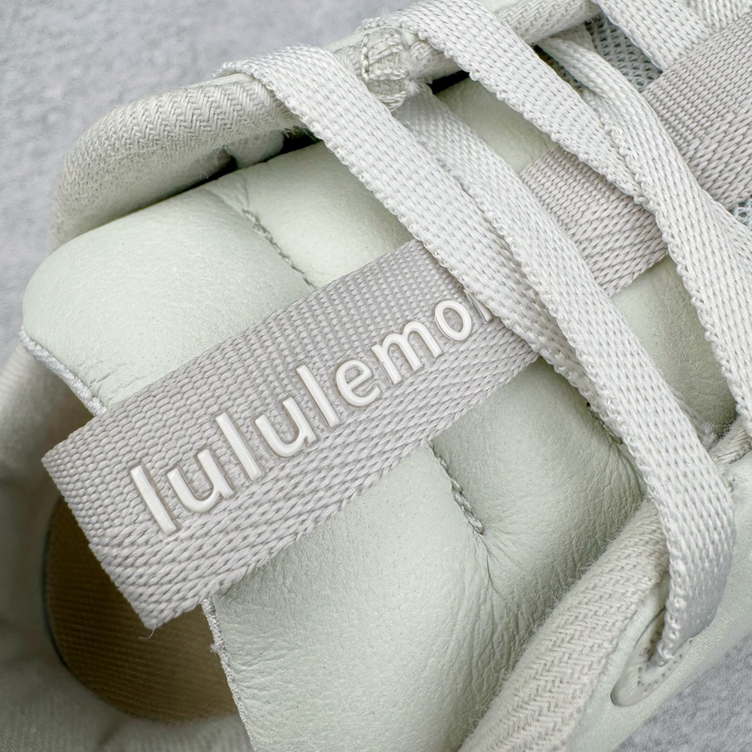 图片[13]-＃PB纯原 lululemon Cityverse 露露乐檬极简主义减震耐磨低帮生活休闲鞋 Cityverse将运动性能融入经典休闲鞋中，中底提供出色缓震，并贴合足部曲线，带来全天候的舒适感。鞋面采用两种材质拼接，且前半部分采用热熔压胶处理，无任何缝线，保留了鞋身整体性。模制泡沫的鞋垫带来上乘的脚感，在平日休闲穿着时不会磨脚，也能提供轻质软弹的效果。25年来，lululemon一直秉持“感受为先”的设计理念，并相信更好的感受带来更好的表现。此次男鞋的设计亦是如此。投入多年研究，针对男性在不同运动场景中的脚步形态设计了不同鞋履款式。同时，还进行了生物力学与形态学研究，为“他”带来更好的贴合度和感受。尺码：36 36.5 37.5 38 38.5 39 40 40.5 41 42 42.5 43 44-选品中心