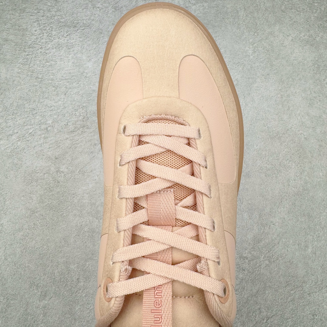 图片[4]-＃PB纯原 lululemon Cityverse 露露乐檬极简主义减震耐磨低帮生活休闲鞋 Cityverse将运动性能融入经典休闲鞋中，中底提供出色缓震，并贴合足部曲线，带来全天候的舒适感。鞋面采用两种材质拼接，且前半部分采用热熔压胶处理，无任何缝线，保留了鞋身整体性。模制泡沫的鞋垫带来上乘的脚感，在平日休闲穿着时不会磨脚，也能提供轻质软弹的效果。25年来，lululemon一直秉持“感受为先”的设计理念，并相信更好的感受带来更好的表现。此次男鞋的设计亦是如此。投入多年研究，针对男性在不同运动场景中的脚步形态设计了不同鞋履款式。同时，还进行了生物力学与形态学研究，为“他”带来更好的贴合度和感受。尺码：36 36.5 37.5 38 38.5 39 40 40.5 41 42 42.5 43 44-选品中心