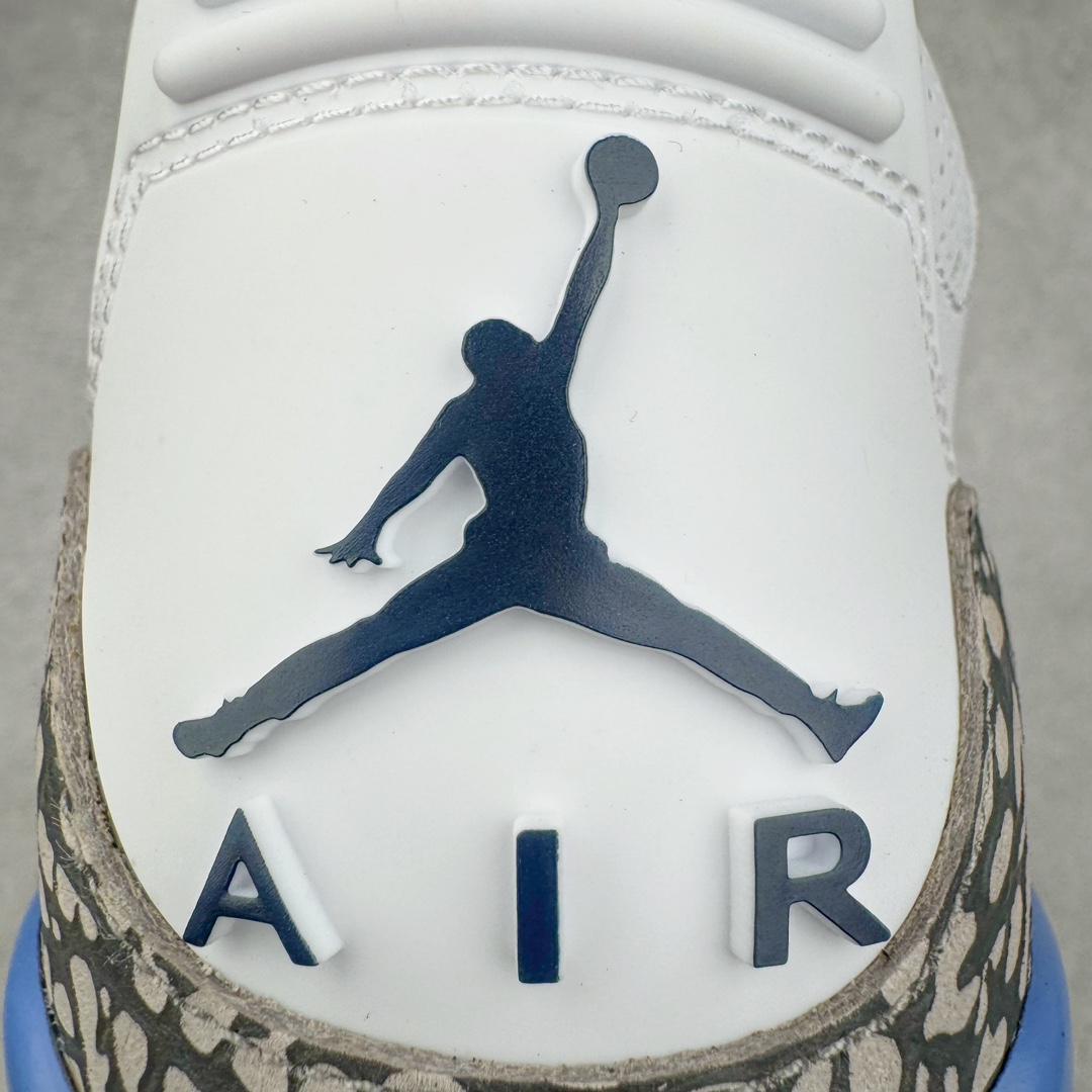 图片[17]-＃QD纯原 Air Jordan AJ3 Retro 北卡蓝 CT8532-104 圈内最强三代系列 匠心打造 开发时长超过半年 目前可过各类鉴定或无法鉴定 裸鞋随便操作 全套原纸板楦头开发 原厂大底磨具加持立体防滑纹理 原装可视Air Sole气垫 原汁原味最完美的三代版型 唯一正确鞋头趴度弧度高度鞋身腰线 原厂TPU彩虹扎染后跟饰片 正确内里反口里网布 皮料菱角分明不变形无多余毛边 广东原厂zp同批次手工大底描漆拉丝 市场唯一原厂鞋扣模具 原厂织唛标 原厂飞人电绣工艺 尾指中部跳三针 独家绑鞋带手法 印刷中底布 四线拉帮 米色美纹纸贴合固定 进口港宝加持 后跟自然饱满 全鞋荧光划线卡点 追求极致完美 每一双都是工艺品 多重QC质检 超越公司货的品控标准 实实在在的免检产品 尺码：40.5 41 42 42.5 43 44 44.5 45 45.5 46 47.5 48.5-选品中心