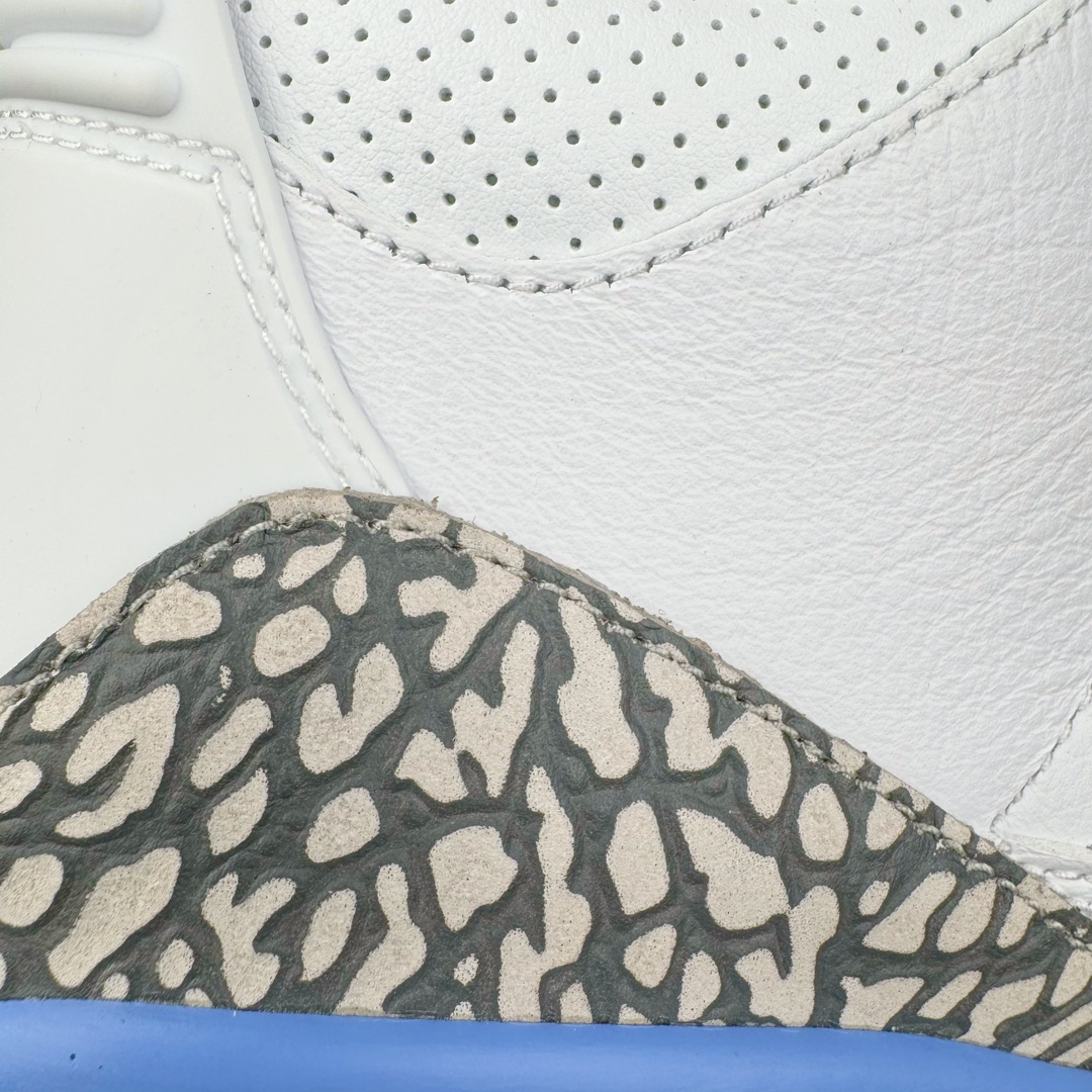 图片[18]-＃QD纯原 Air Jordan AJ3 Retro 北卡蓝 CT8532-104 圈内最强三代系列 匠心打造 开发时长超过半年 目前可过各类鉴定或无法鉴定 裸鞋随便操作 全套原纸板楦头开发 原厂大底磨具加持立体防滑纹理 原装可视Air Sole气垫 原汁原味最完美的三代版型 唯一正确鞋头趴度弧度高度鞋身腰线 原厂TPU彩虹扎染后跟饰片 正确内里反口里网布 皮料菱角分明不变形无多余毛边 广东原厂zp同批次手工大底描漆拉丝 市场唯一原厂鞋扣模具 原厂织唛标 原厂飞人电绣工艺 尾指中部跳三针 独家绑鞋带手法 印刷中底布 四线拉帮 米色美纹纸贴合固定 进口港宝加持 后跟自然饱满 全鞋荧光划线卡点 追求极致完美 每一双都是工艺品 多重QC质检 超越公司货的品控标准 实实在在的免检产品 尺码：40.5 41 42 42.5 43 44 44.5 45 45.5 46 47.5 48.5-选品中心