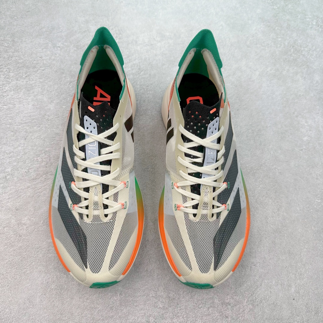 图片[2]-AD Adizero Adios Pro 3 马拉松竞速专业跑鞋 HQ3688 CELERMESH针织网面非常轻薄 纤维间的缝隙很大 可以保证跑步时的透气、排汗效果 鞋舌直接与两侧的内衬和鞋底连接在一起 在跑步过程中不会被鞋舌的左右移动所困扰 在标准鞋带孔的基础上再拓宽一组鞋带孔 适合不同脚型的需求 突破性 EnergyRods 技术，有助于跑者实现更好的成绩 中底独特的LIGHTSTRIKE PRO泡棉材质 微弹感觉在跑步过程中给予了良好的支撑体验 对于顶级精英和高水平进阶跑者来说 ADIOS PRO是一双值得信赖的竞速比赛用鞋 尺码：36 36.5 37.5 38 38.5 39 40 40.5 41 42 42.5 43 44 44.5 45-选品中心