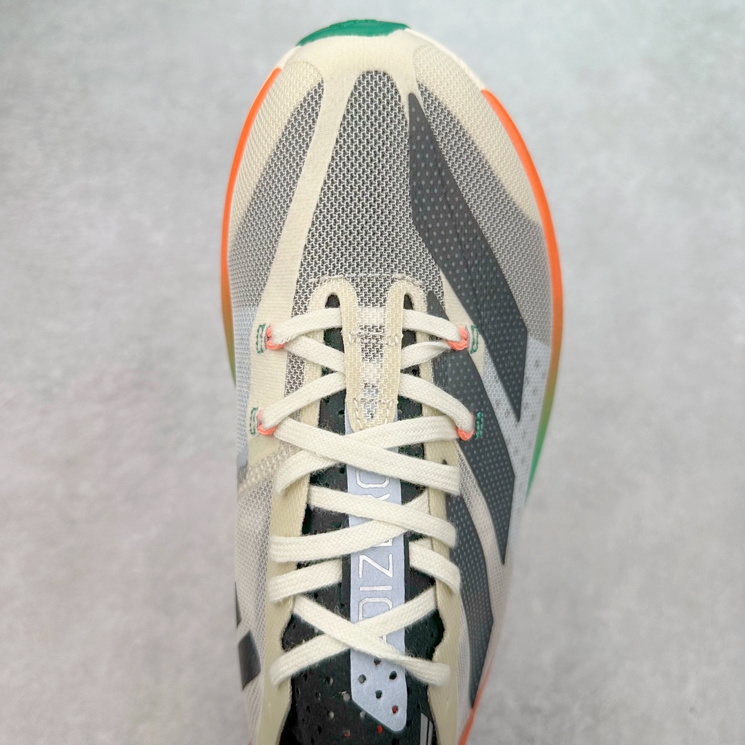 图片[4]-AD Adizero Adios Pro 3 马拉松竞速专业跑鞋 HQ3688 CELERMESH针织网面非常轻薄 纤维间的缝隙很大 可以保证跑步时的透气、排汗效果 鞋舌直接与两侧的内衬和鞋底连接在一起 在跑步过程中不会被鞋舌的左右移动所困扰 在标准鞋带孔的基础上再拓宽一组鞋带孔 适合不同脚型的需求 突破性 EnergyRods 技术，有助于跑者实现更好的成绩 中底独特的LIGHTSTRIKE PRO泡棉材质 微弹感觉在跑步过程中给予了良好的支撑体验 对于顶级精英和高水平进阶跑者来说 ADIOS PRO是一双值得信赖的竞速比赛用鞋 尺码：36 36.5 37.5 38 38.5 39 40 40.5 41 42 42.5 43 44 44.5 45-选品中心