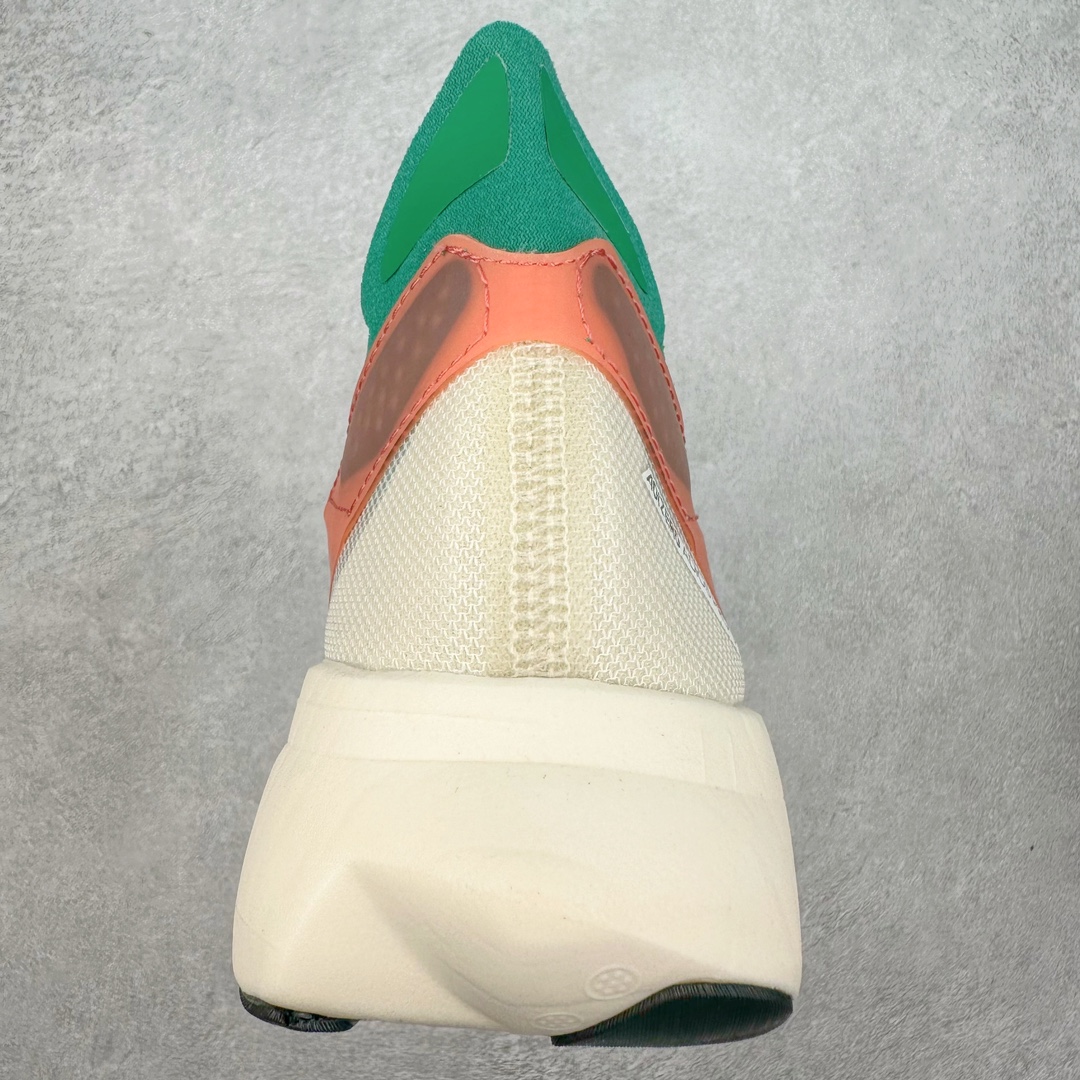 图片[8]-AD Adizero Adios Pro 3 马拉松竞速专业跑鞋 HQ3688 CELERMESH针织网面非常轻薄 纤维间的缝隙很大 可以保证跑步时的透气、排汗效果 鞋舌直接与两侧的内衬和鞋底连接在一起 在跑步过程中不会被鞋舌的左右移动所困扰 在标准鞋带孔的基础上再拓宽一组鞋带孔 适合不同脚型的需求 突破性 EnergyRods 技术，有助于跑者实现更好的成绩 中底独特的LIGHTSTRIKE PRO泡棉材质 微弹感觉在跑步过程中给予了良好的支撑体验 对于顶级精英和高水平进阶跑者来说 ADIOS PRO是一双值得信赖的竞速比赛用鞋 尺码：36 36.5 37.5 38 38.5 39 40 40.5 41 42 42.5 43 44 44.5 45-选品中心