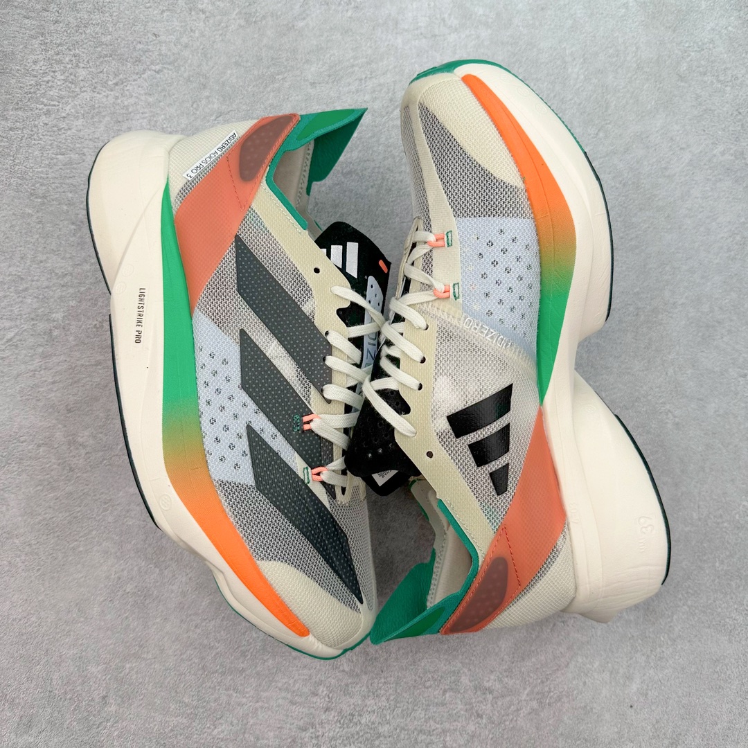 图片[3]-AD Adizero Adios Pro 3 马拉松竞速专业跑鞋 HQ3688 CELERMESH针织网面非常轻薄 纤维间的缝隙很大 可以保证跑步时的透气、排汗效果 鞋舌直接与两侧的内衬和鞋底连接在一起 在跑步过程中不会被鞋舌的左右移动所困扰 在标准鞋带孔的基础上再拓宽一组鞋带孔 适合不同脚型的需求 突破性 EnergyRods 技术，有助于跑者实现更好的成绩 中底独特的LIGHTSTRIKE PRO泡棉材质 微弹感觉在跑步过程中给予了良好的支撑体验 对于顶级精英和高水平进阶跑者来说 ADIOS PRO是一双值得信赖的竞速比赛用鞋 尺码：36 36.5 37.5 38 38.5 39 40 40.5 41 42 42.5 43 44 44.5 45-选品中心