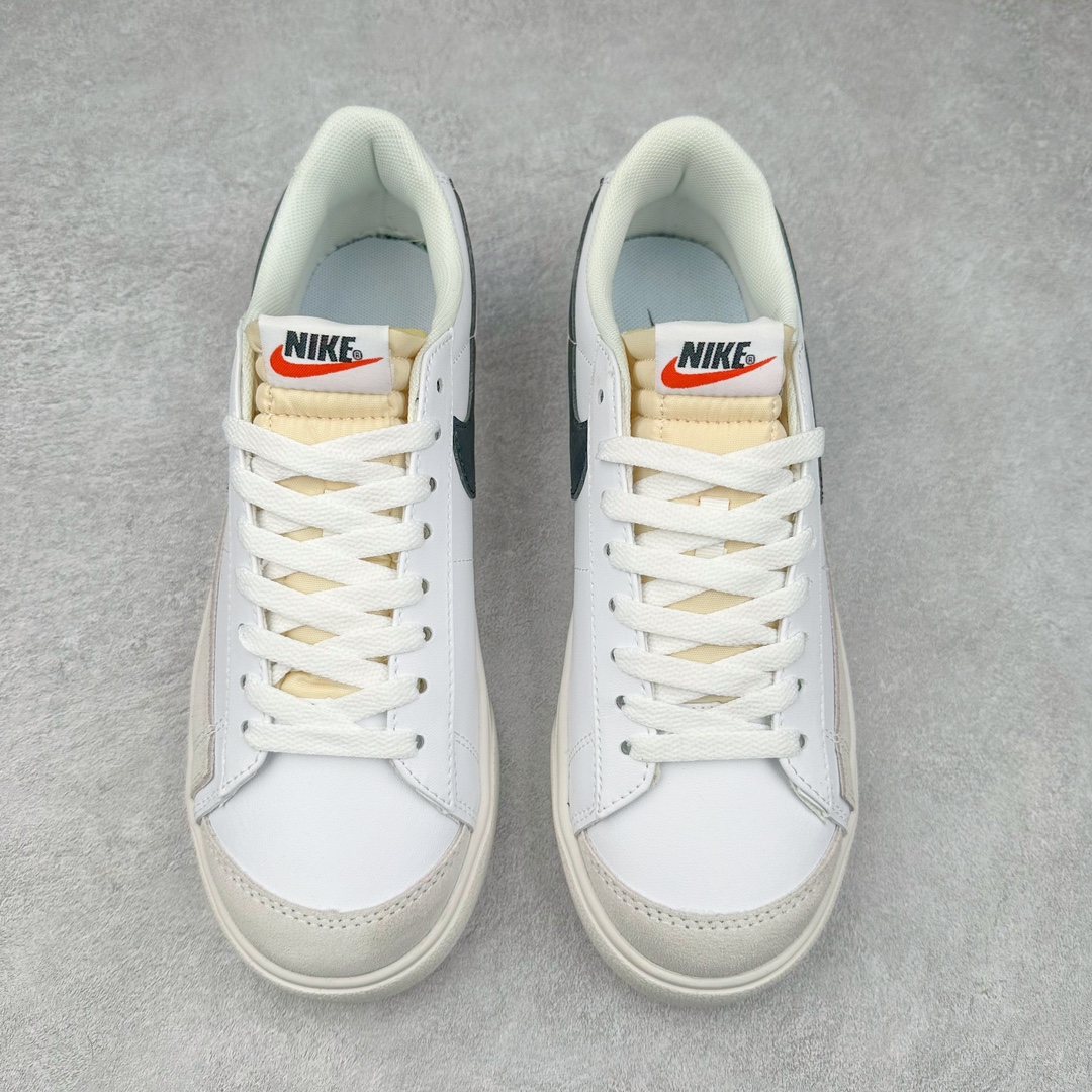 图片[2]-NK Blazer Low \’1977 VNTG SS经典开拓者低帮百搭休闲厚底运动板鞋 采用环保材料的大底 独特的鞋面连者鞋底印刷 演绎出了这个配色的独特风格 眼前的新设计选用皮质 配出当下流行的阴阳元素 呈现属于现代潮流的美感 尺码：36 36.5 37.5 38 38.5 39 40 40.5 41 42 42.5 43 44 44.5 45-选品中心