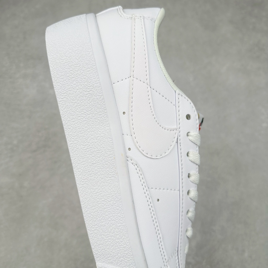 图片[6]-NK Blazer Low \’1977 VNTG SS经典开拓者低帮百搭休闲厚底运动板鞋 采用环保材料的大底 独特的鞋面连者鞋底印刷 演绎出了这个配色的独特风格 眼前的新设计选用皮质 配出当下流行的阴阳元素 呈现属于现代潮流的美感 尺码：36 36.5 37.5 38 38.5 39 40 40.5 41 42 42.5 43 44 44.5 45-选品中心