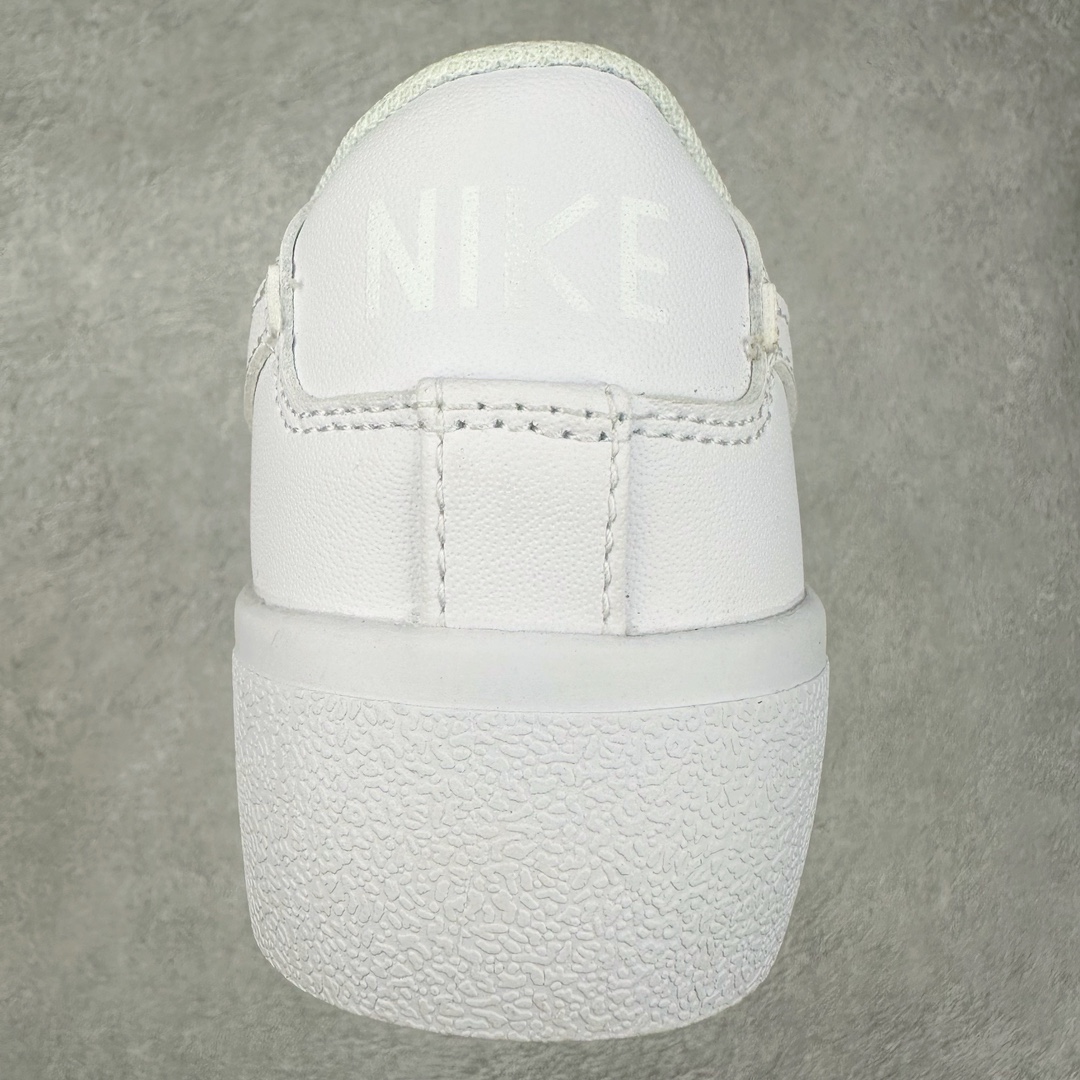 图片[8]-NK Blazer Low \’1977 VNTG SS经典开拓者低帮百搭休闲厚底运动板鞋 采用环保材料的大底 独特的鞋面连者鞋底印刷 演绎出了这个配色的独特风格 眼前的新设计选用皮质 配出当下流行的阴阳元素 呈现属于现代潮流的美感 尺码：36 36.5 37.5 38 38.5 39 40 40.5 41 42 42.5 43 44 44.5 45-选品中心