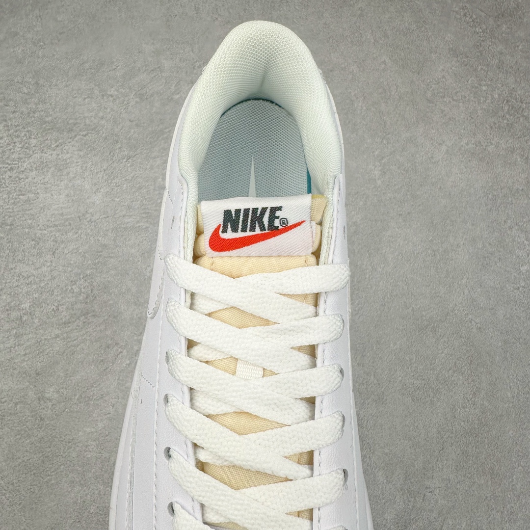 图片[5]-NK Blazer Low \’1977 VNTG SS经典开拓者低帮百搭休闲厚底运动板鞋 采用环保材料的大底 独特的鞋面连者鞋底印刷 演绎出了这个配色的独特风格 眼前的新设计选用皮质 配出当下流行的阴阳元素 呈现属于现代潮流的美感 尺码：36 36.5 37.5 38 38.5 39 40 40.5 41 42 42.5 43 44 44.5 45-选品中心