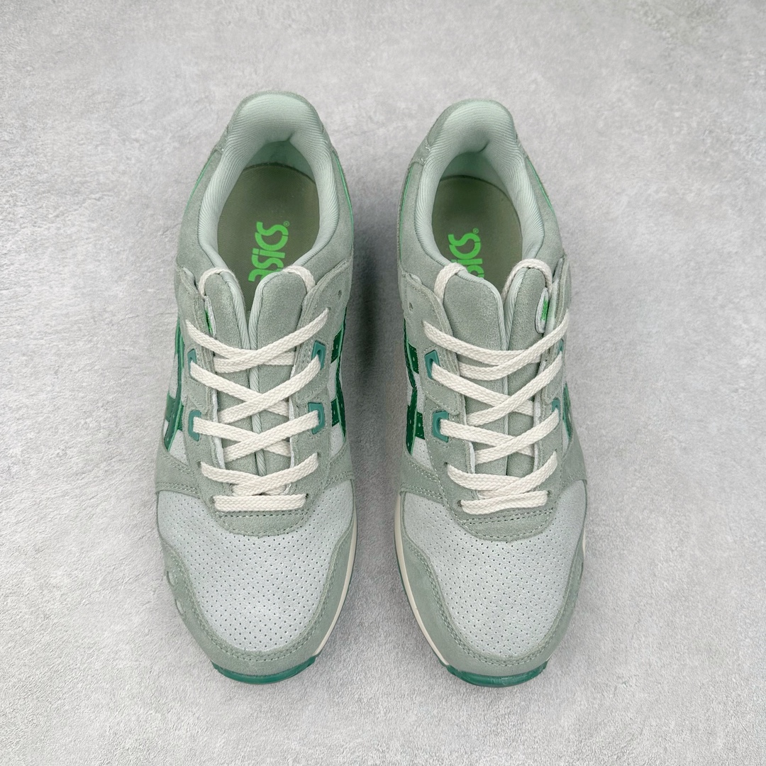 图片[2]-＃纯原福利 Asics Gel-Lyte III 亚瑟士3代系列低帮经典复古休闲运动跑步鞋 伴随着复古跑鞋的再度盛行，让不少运动品牌都将自家经典鞋款重新带回，ASICS 亚瑟士这两年受到众多球鞋爱好者追捧。近期，ASICS 亚瑟士以自己经典的 GEL-LYTE III OG 为蓝本推出了两双全新配色。第一双选择了灰色、藏蓝色和蒂芙尼蓝色拼接呈现，随之妆点一抹粉色，使整双鞋低调又不失细节。材质选择了大面积麂皮与网眼面料打造，保证了质感与透气性兼备。最后以略微泛黄的中底收尾，完善整体设计。另一双以深浅不同的卡其色打造鞋身，缀以淡紫色丰富鞋身细节，想必第一双会更加适合女生上脚。用料与上一双完全相同，提供了优秀的质感。尺码：36 37 37.5 38 39 39.5 40 40.5 41.5 42 42.5 43.5 44 45-选品中心