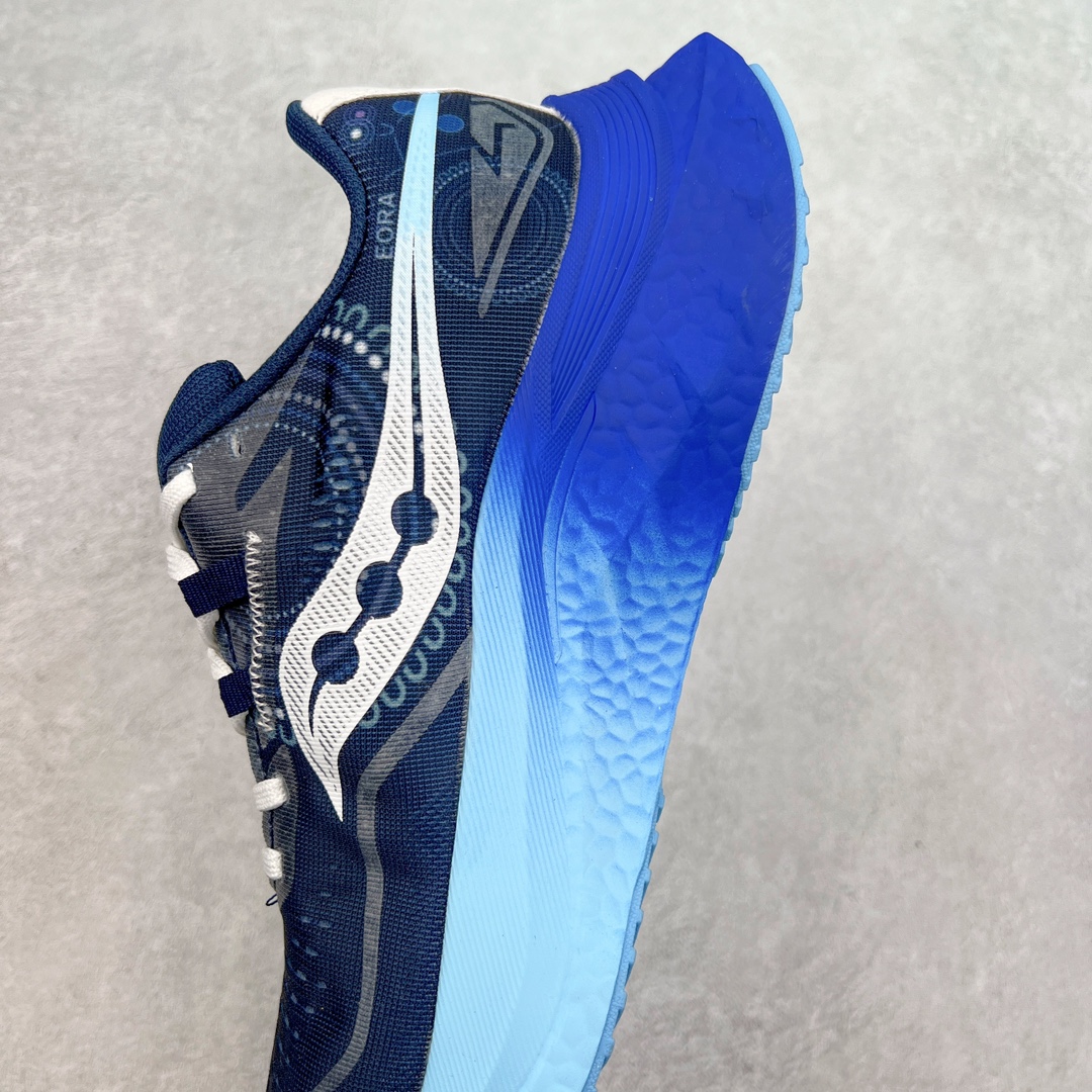 图片[7]-慢跑鞋中的劳斯莱斯 Saucony Endorphin Speed 索康尼啡速4代舒适织物低帮训练跑步鞋 尼龙板厚底竞速训练鞋 #原数据开发纸版楦型 #采用工学透气针织布鞋面材质 #内嵌3D环绕包裹缓震鞋垫 #外置镂空XT-900防滑橡胶大底❗️ #啡速属于减配版，推进力较为温和，尼龙板刚性也不强，驾驭门槛较低，适合进阶跑者日常训练及短距离比赛，适合精英跑者竞速训练。 #中底采用加厚的 PWRRUN PB缓震泡棉，有效减少触地带来的冲击力，能量回馈高达90%，缓震和回弹表现出色。S型飞翼尼龙板结合快速滚动科技，提供推进力的同时，还加强了稳定支撑保护，前后掌过渡也更加流畅。 尺码：40 40.5 41 42 42.5 43 44 44.5 45 女鞋后续待出-选品中心