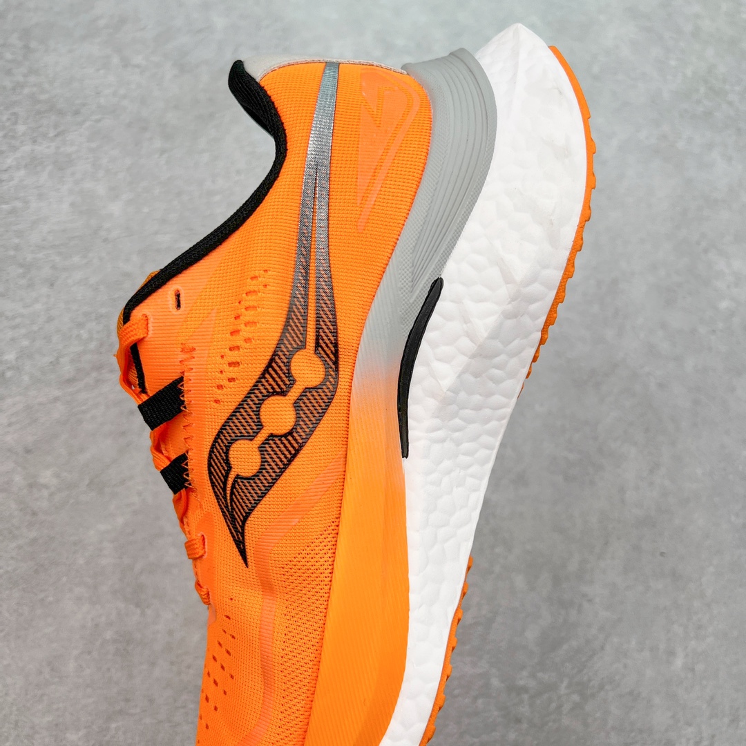 图片[7]-慢跑鞋中的劳斯莱斯 Saucony Endorphin Speed 索康尼啡速4代舒适织物低帮训练跑步鞋 尼龙板厚底竞速训练鞋 #原数据开发纸版楦型 #采用工学透气针织布鞋面材质 #内嵌3D环绕包裹缓震鞋垫 #外置镂空XT-900防滑橡胶大底❗️ #啡速属于减配版，推进力较为温和，尼龙板刚性也不强，驾驭门槛较低，适合进阶跑者日常训练及短距离比赛，适合精英跑者竞速训练。 #中底采用加厚的 PWRRUN PB缓震泡棉，有效减少触地带来的冲击力，能量回馈高达90%，缓震和回弹表现出色。S型飞翼尼龙板结合快速滚动科技，提供推进力的同时，还加强了稳定支撑保护，前后掌过渡也更加流畅。 尺码：40 40.5 41 42 42.5 43 44 44.5 45 女鞋后续待出-选品中心