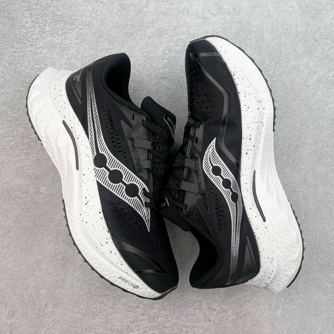 图片[3]-慢跑鞋中的劳斯莱斯 Saucony Endorphin Speed 索康尼啡速4代舒适织物低帮训练跑步鞋 尼龙板厚底竞速训练鞋 #原数据开发纸版楦型 #采用工学透气针织布鞋面材质 #内嵌3D环绕包裹缓震鞋垫 #外置镂空XT-900防滑橡胶大底❗️ #啡速属于减配版，推进力较为温和，尼龙板刚性也不强，驾驭门槛较低，适合进阶跑者日常训练及短距离比赛，适合精英跑者竞速训练。 #中底采用加厚的 PWRRUN PB缓震泡棉，有效减少触地带来的冲击力，能量回馈高达90%，缓震和回弹表现出色。S型飞翼尼龙板结合快速滚动科技，提供推进力的同时，还加强了稳定支撑保护，前后掌过渡也更加流畅。 尺码：40 40.5 41 42 42.5 43 44 44.5 45 女鞋后续待出-选品中心