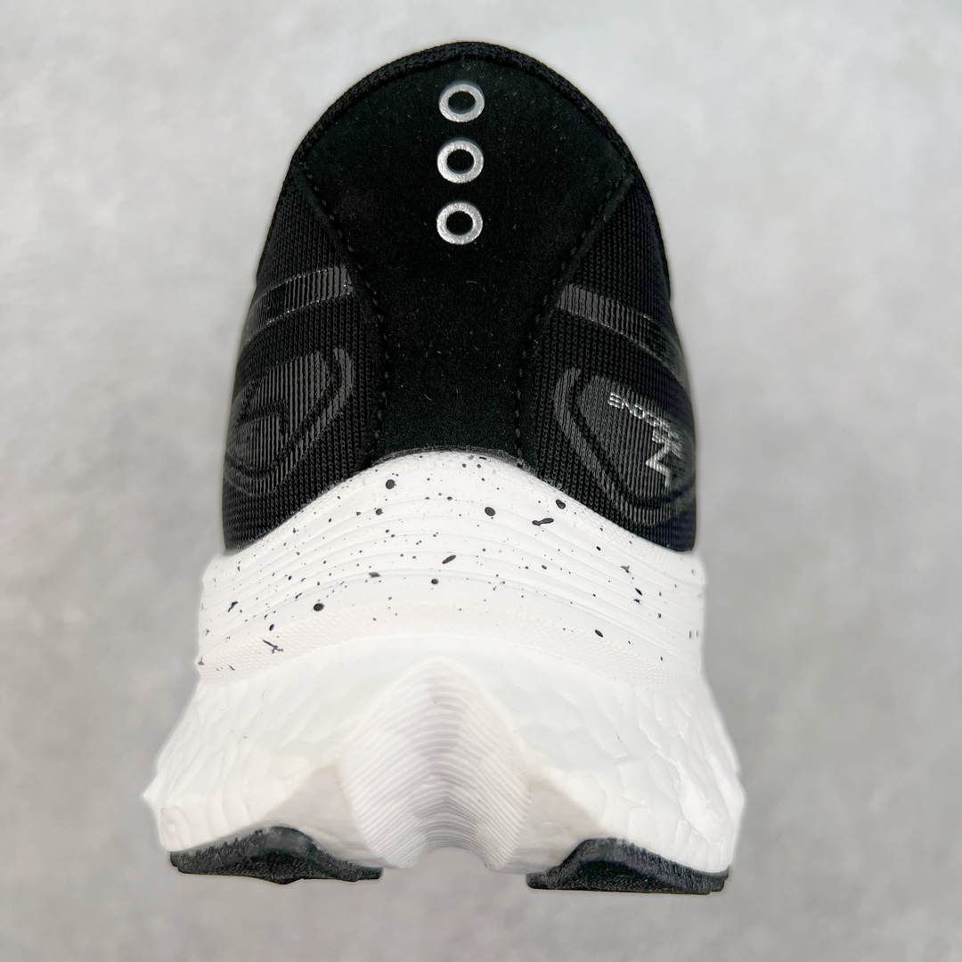 图片[8]-慢跑鞋中的劳斯莱斯 Saucony Endorphin Speed 索康尼啡速4代舒适织物低帮训练跑步鞋 尼龙板厚底竞速训练鞋 #原数据开发纸版楦型 #采用工学透气针织布鞋面材质 #内嵌3D环绕包裹缓震鞋垫 #外置镂空XT-900防滑橡胶大底❗️ #啡速属于减配版，推进力较为温和，尼龙板刚性也不强，驾驭门槛较低，适合进阶跑者日常训练及短距离比赛，适合精英跑者竞速训练。 #中底采用加厚的 PWRRUN PB缓震泡棉，有效减少触地带来的冲击力，能量回馈高达90%，缓震和回弹表现出色。S型飞翼尼龙板结合快速滚动科技，提供推进力的同时，还加强了稳定支撑保护，前后掌过渡也更加流畅。 尺码：40 40.5 41 42 42.5 43 44 44.5 45 女鞋后续待出-选品中心