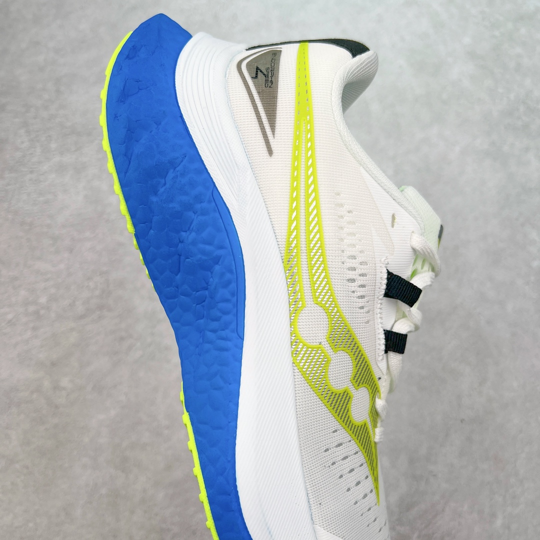 图片[6]-慢跑鞋中的劳斯莱斯 Saucony Endorphin Speed 索康尼啡速4代舒适织物低帮训练跑步鞋 尼龙板厚底竞速训练鞋 #原数据开发纸版楦型 #采用工学透气针织布鞋面材质 #内嵌3D环绕包裹缓震鞋垫 #外置镂空XT-900防滑橡胶大底❗️ #啡速属于减配版，推进力较为温和，尼龙板刚性也不强，驾驭门槛较低，适合进阶跑者日常训练及短距离比赛，适合精英跑者竞速训练。 #中底采用加厚的 PWRRUN PB缓震泡棉，有效减少触地带来的冲击力，能量回馈高达90%，缓震和回弹表现出色。S型飞翼尼龙板结合快速滚动科技，提供推进力的同时，还加强了稳定支撑保护，前后掌过渡也更加流畅。 尺码：40 40.5 41 42 42.5 43 44 44.5 45 女鞋后续待出-选品中心