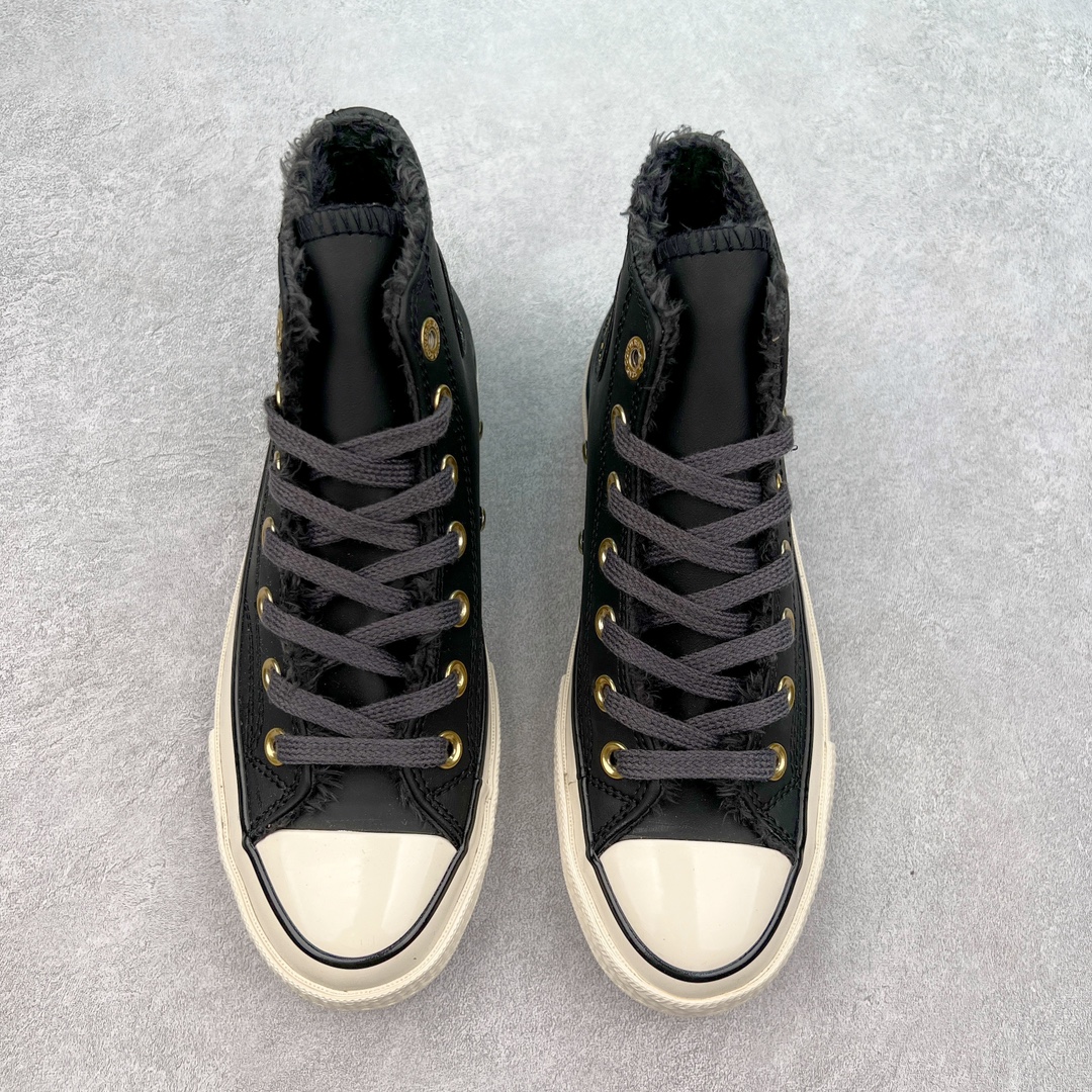 图片[2]-Converse Chuck 1970S 加毛款 鞋面采用防水皮革面搭配金色鞋眼扣和毛绒内衬 双倍温暖加持 寒冷瞬时\\\”解冻″ 经典70s外观点缀精致复古金标 颜色：黑皮金扣加毛 货号：A12444C 颜色：米黄金扣加毛 货号：A12443C 尺码：35 36 36.5 37 37.5 38 39 39.5 40 41 41.5 42 42.5 43 44-选品中心