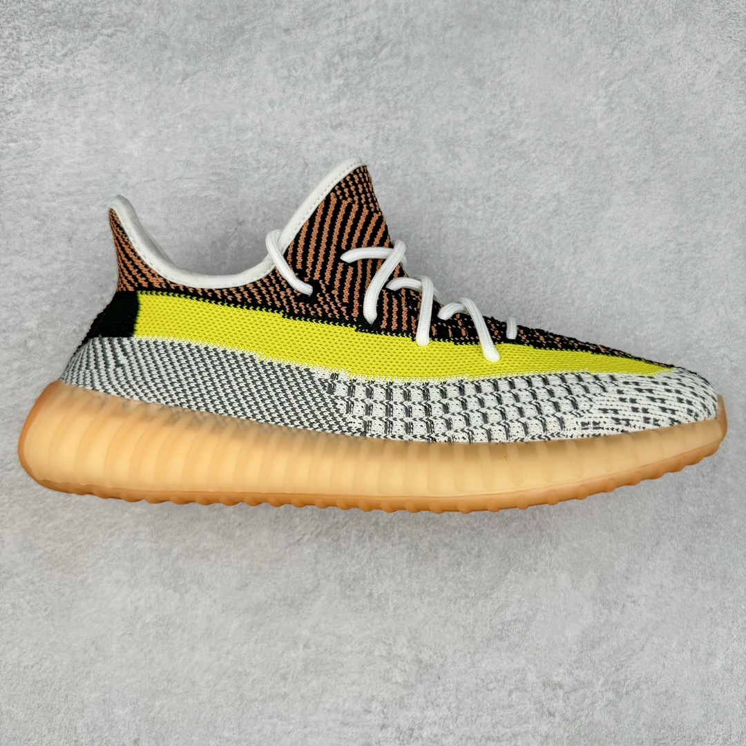 图片[3]-Yeezy Boost 350 V2 系列得物定制球鞋 涂鸦配色 全套原楦 原纸版 原鞋开模完美打造 采用辰元飞织鱼丝网原厂面 非进口机台 大底原厂半透明RB巴斯夫满钉大底 原厂东莞百宏3M反光鞋带 质感一致 原厂鑫成新粉原鞋垫 LOGO胶浆印花 钛金针与高士马克线针车精工打造 一切遵循原厂指令单采购同源原材 采购全套原厂进口材料 尺码：36 36.5 37 38 38.5 39 40 40.5 41 42 42.5 43 44 44.5 45 46 47-选品中心