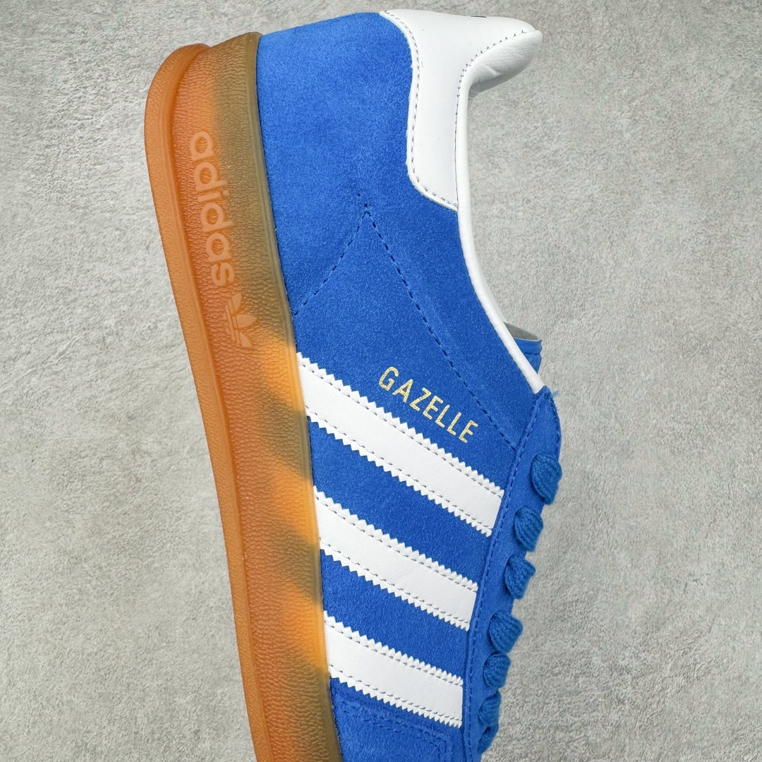 图片[6]-＃S2纯原 AD Original Gazelle Indoor Trainers 瞪羚室内鞋系列低帮复古百搭休闲运动德训风板鞋 JI2061 高端零售特供批次 原厂定制长毛翻毛皮组合环保纤维革鞋面材质 内置环保海玻璃鞋垫 外置RB橡胶大底 产品品控稳定性领先行业 原厂全套原楦原纸板冲刀磨具开发 原厂皮料加持 原厂港宝加持定型后跟R度完美 将复古进行到底 简约流畅 三十年不变经典 这款Gazelle运动鞋 无论面料、配色、质感或设计 都只在重现其1991年原款的经典 皮革鞋面 撞色三条纹和鞋跟标的设计 力求呈现90年代的经典复古风潮 Samba火热的同时 也带动了其它的复古鞋型 Gazelle便是其中一只 Gazelle Indoor拥有包边更宽的T字型鞋头 更好的保护运动员的前掌 浓浓的复古氛围感 非常适合现在流行的Cleanfit风格 尺码：36 36.5 37.5 38 38.5 39 40 40.5 41 42 42.5 43 44 44.5 45 46-选品中心