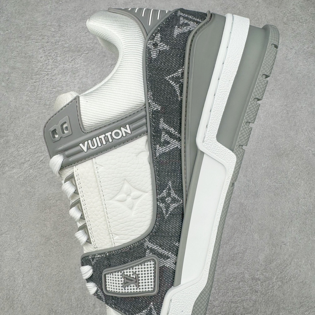 图片[7]-＃ZS纯原 Louis Vuitton Trainer lv时装走秀运动鞋 做旧系列 市场所有版本中综合最强的货品 GD实力大厂出品 全网最全配色更新最快 最成熟的做工稳定的品控 完美鞋型超高的清洁度 零毛边线头瑕疵 全套原楦原纸版原鞋开模 全网最具灵魂的版型 正确原装黄色鞋盒 正确中底印花 鞋面印花3D高频深度立体 全鞋电脑针车 紧密相连 针距密度一致 环保乳胶注塑鞋垫 厚度脚感还原原版 皮面裁剪部位 统一油边封口工艺 原装橡胶大底含胶量大底组合零偏差 专柜全套包装 防尘袋 说明书 质保卡 男女鞋 尺码：35 36 37 38 39 40 41 42 43 44 45-选品中心